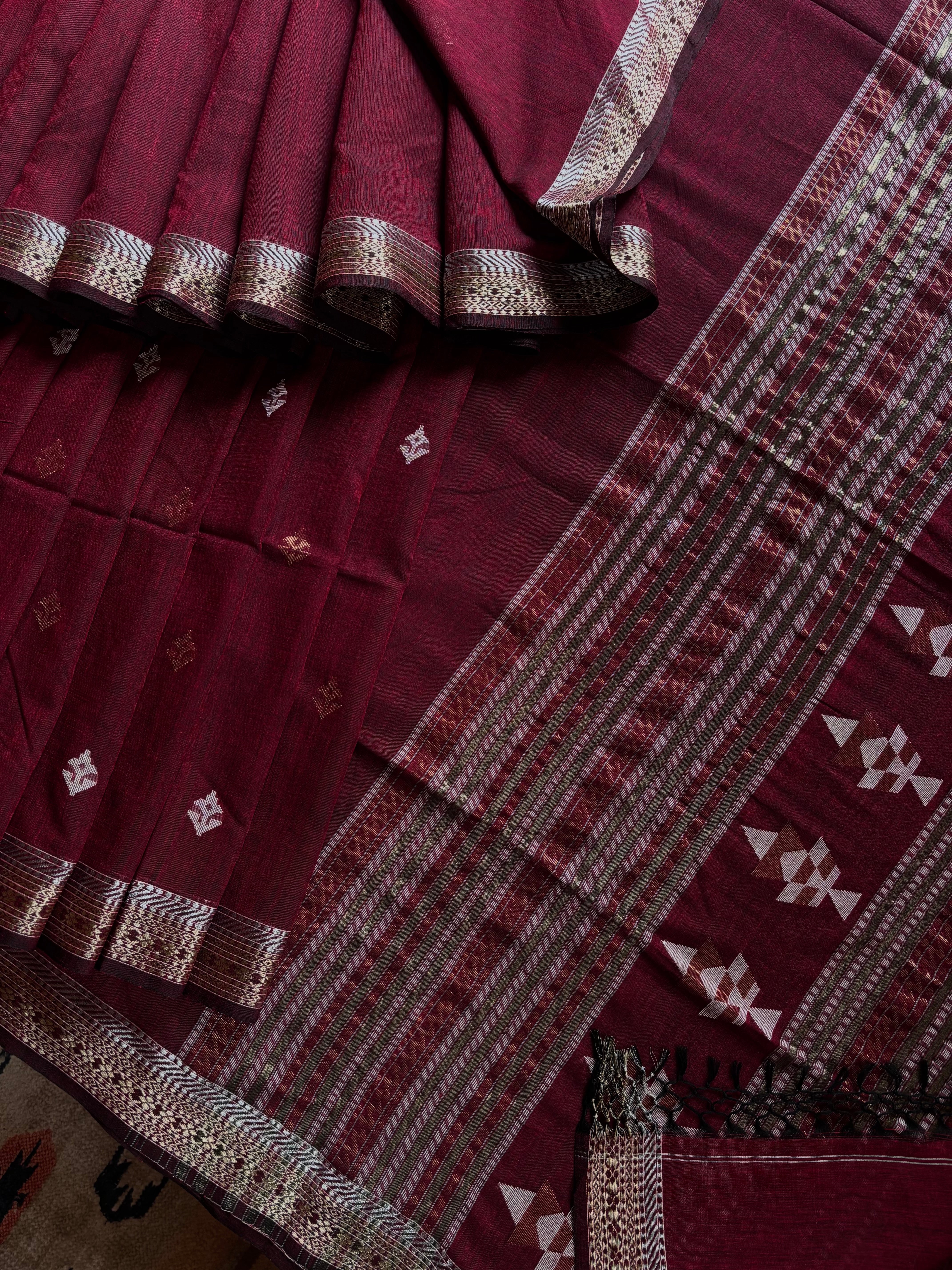 Handwoven Maroon Zari Cotton Jamdani Saree