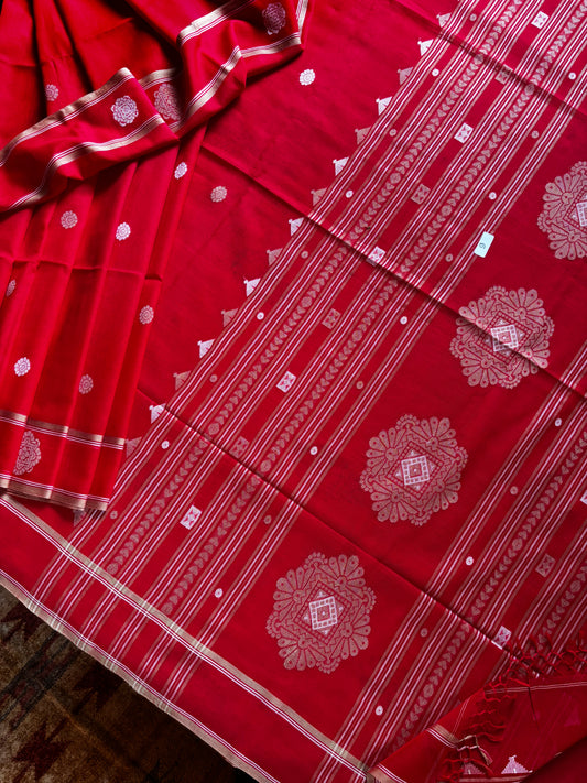 Handwoven Red Colour Cotton Jamdani Saree