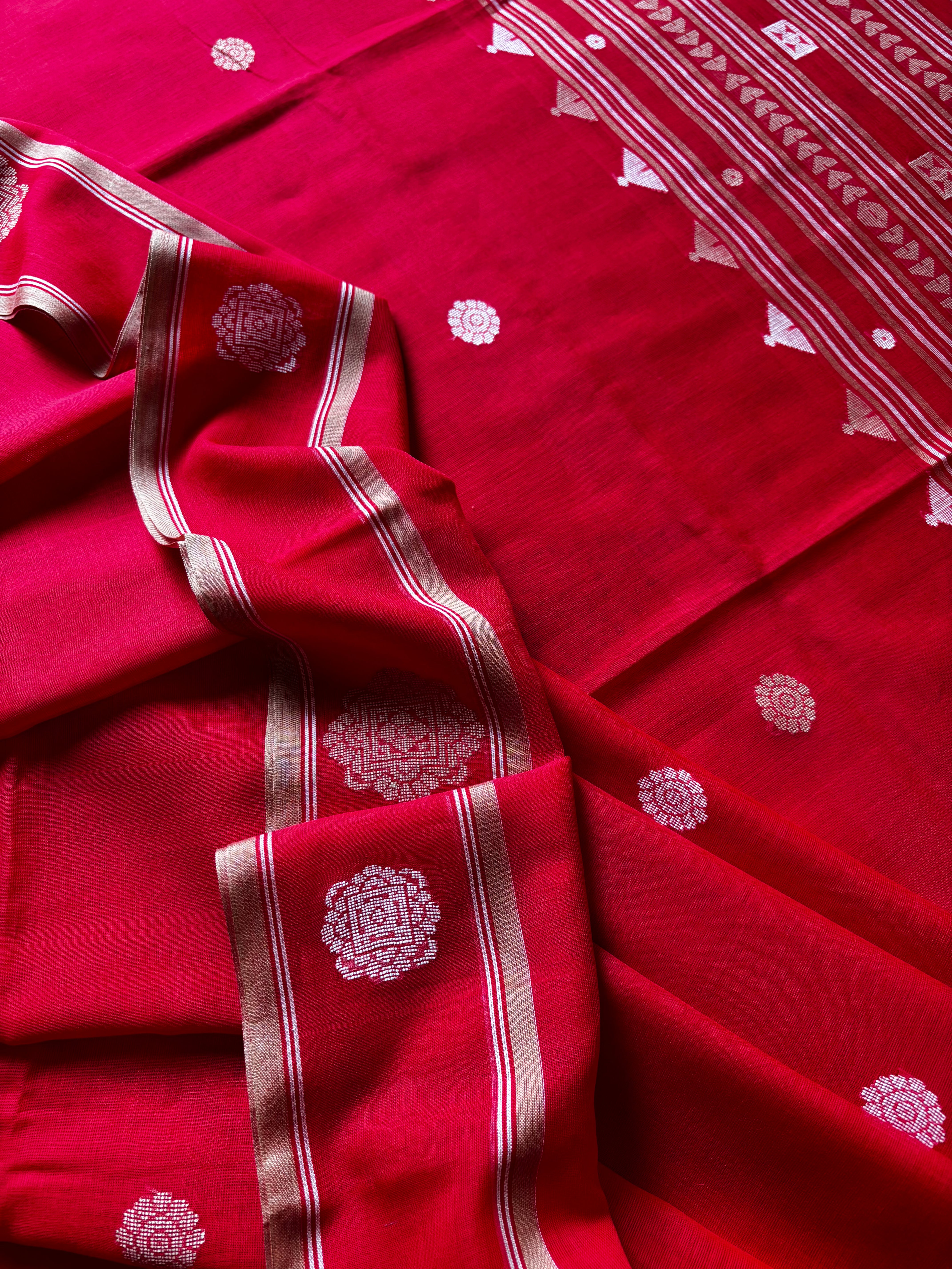 Handwoven Red Colour Cotton Jamdani Saree