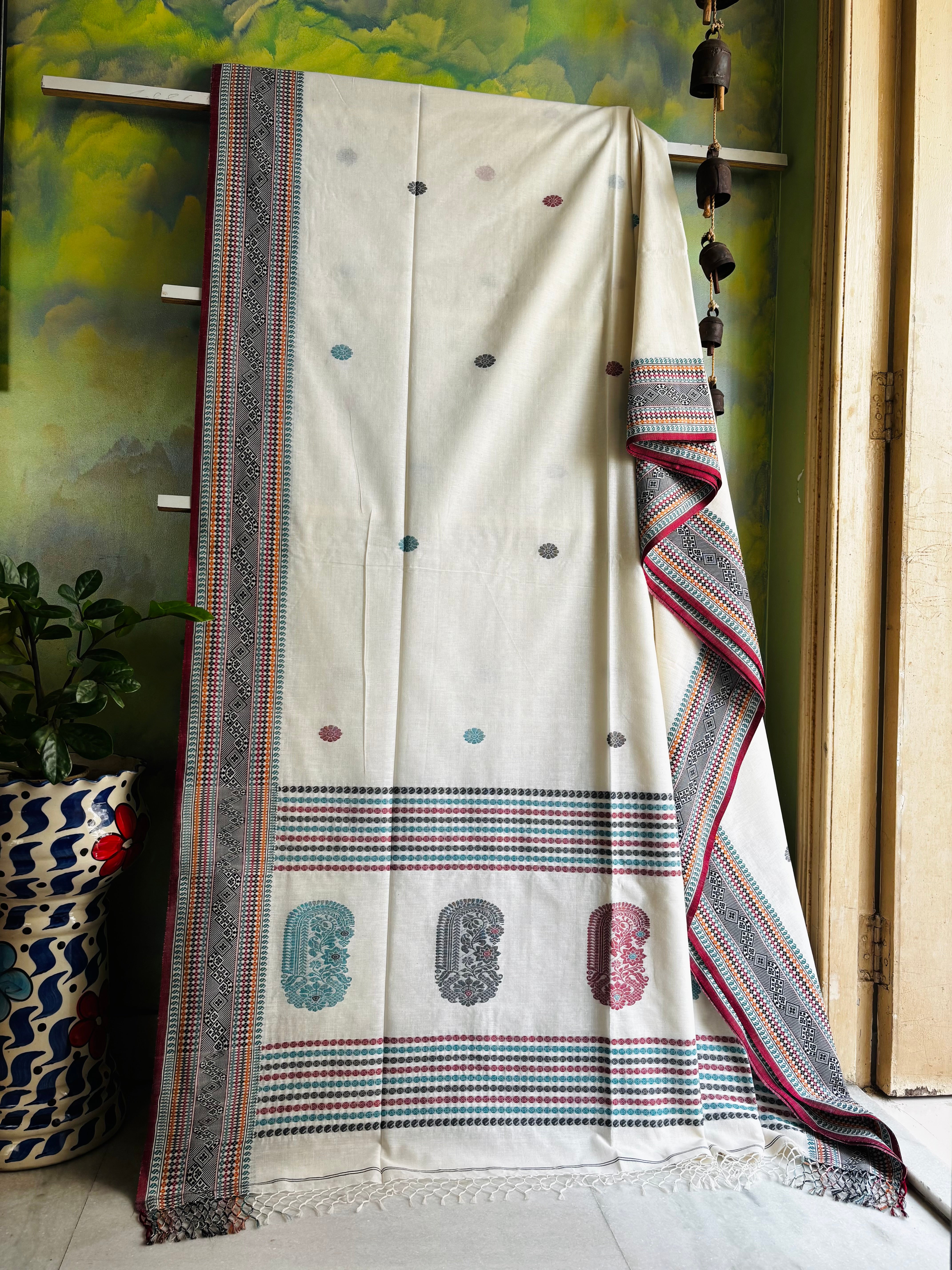 Handwoven Offwhite Colour Phulia Cotton Saree