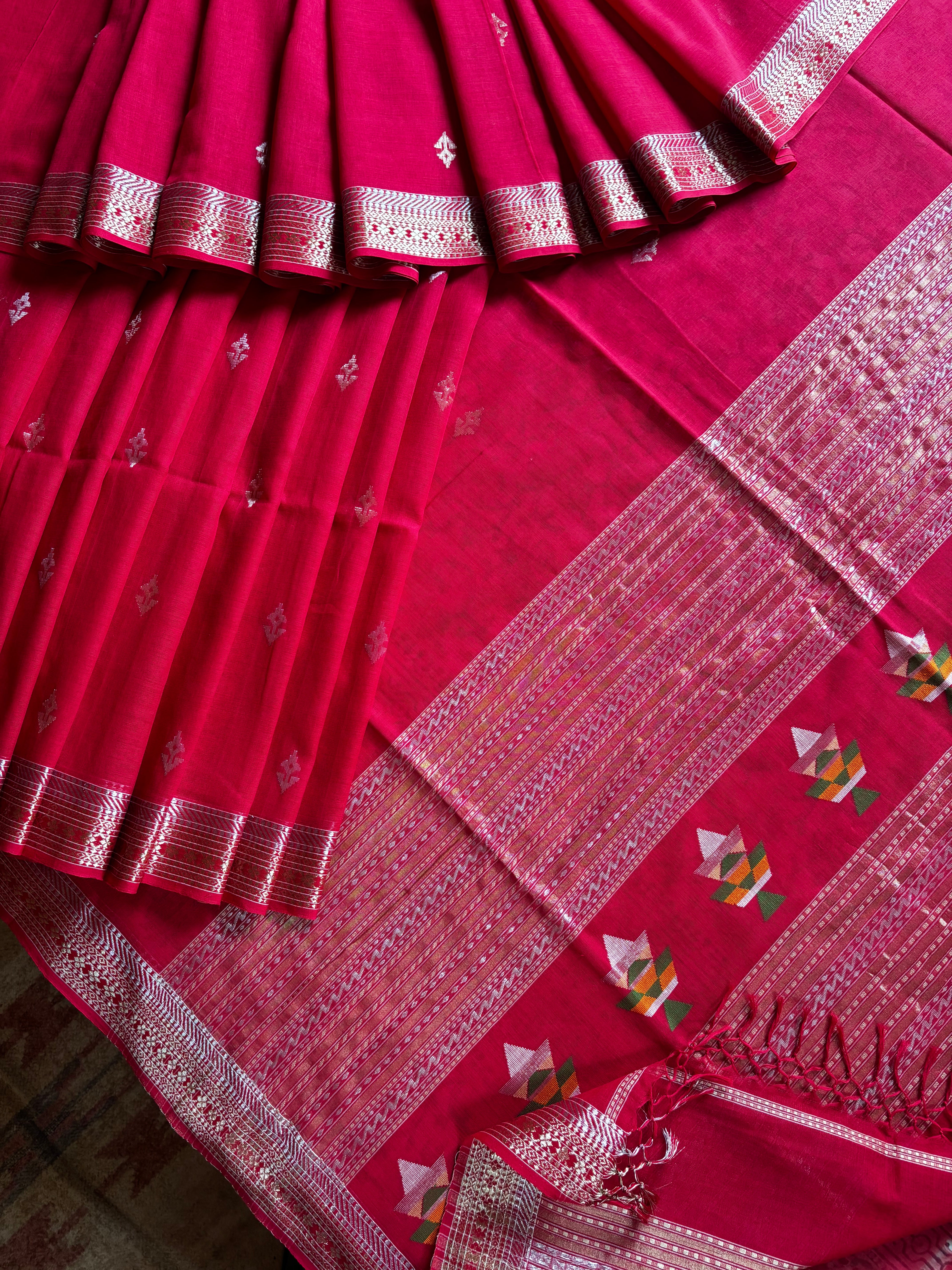 Handwoven Red Cotton Jamdani Saree