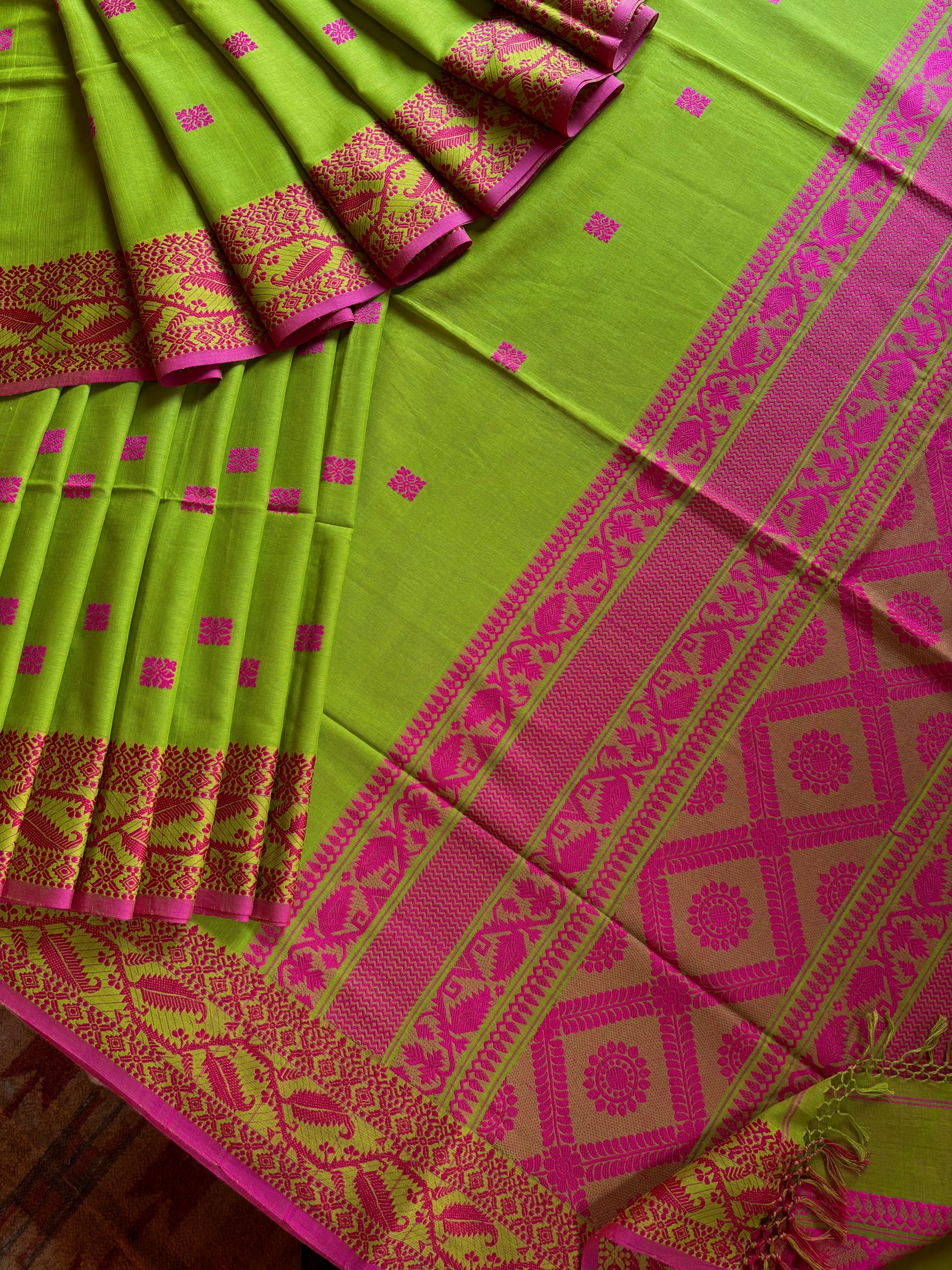Handwoven Parrot Green Rani Phulia Cotton Saree