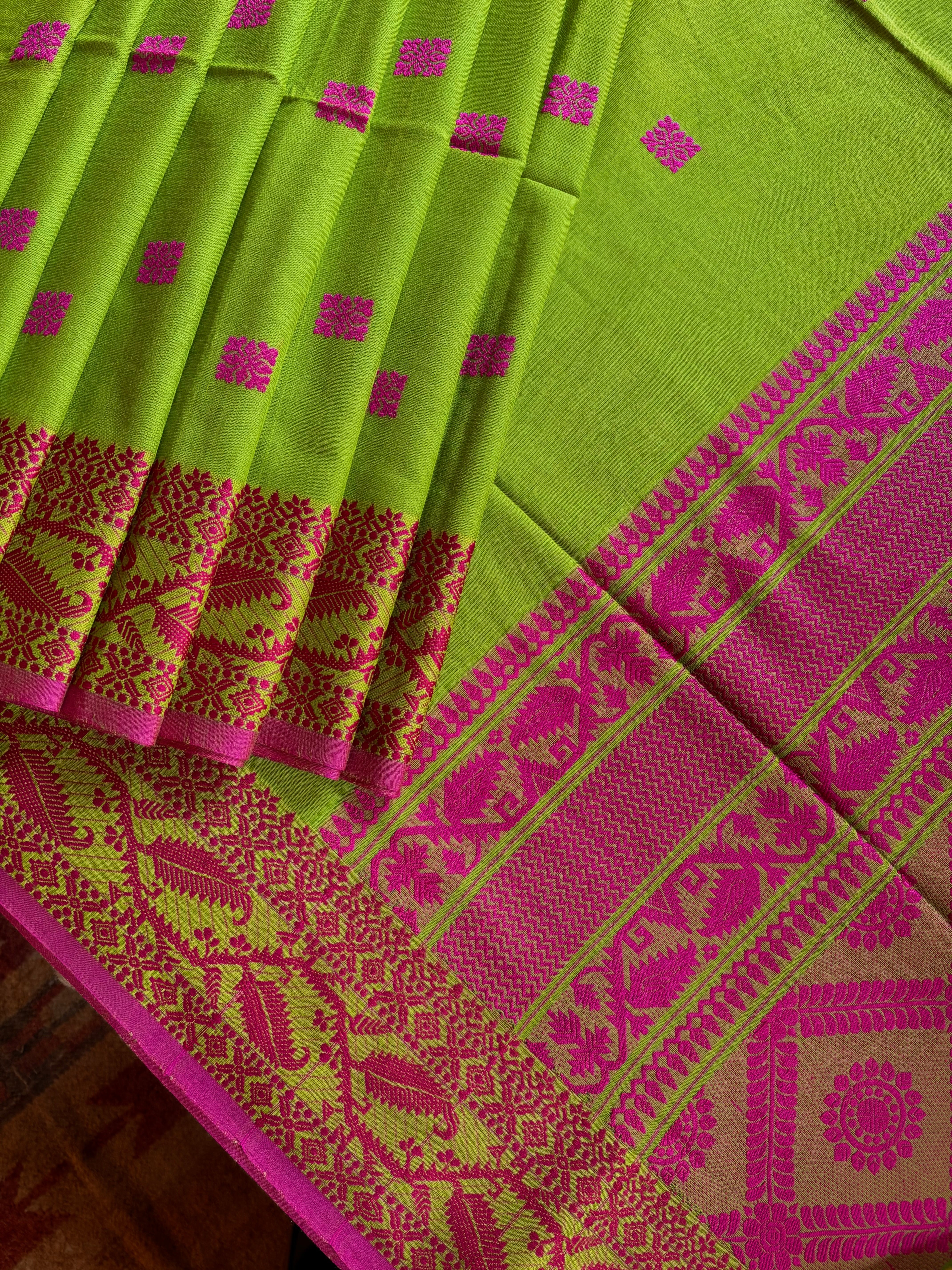 Handwoven Parrot Green Rani Phulia Cotton Saree