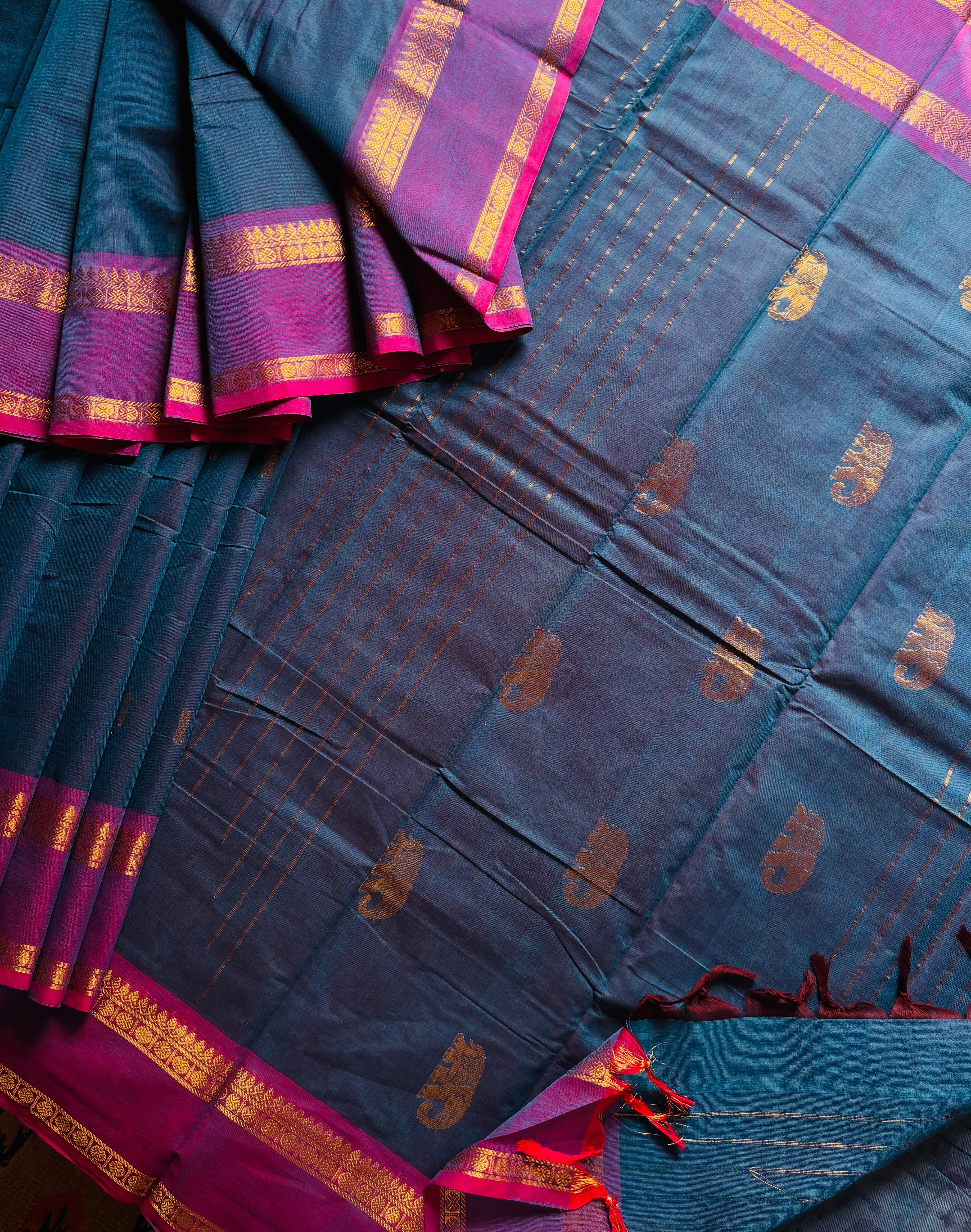 Handwoven Dual Toned Blue Colour Kanchipuram Cotton Saree