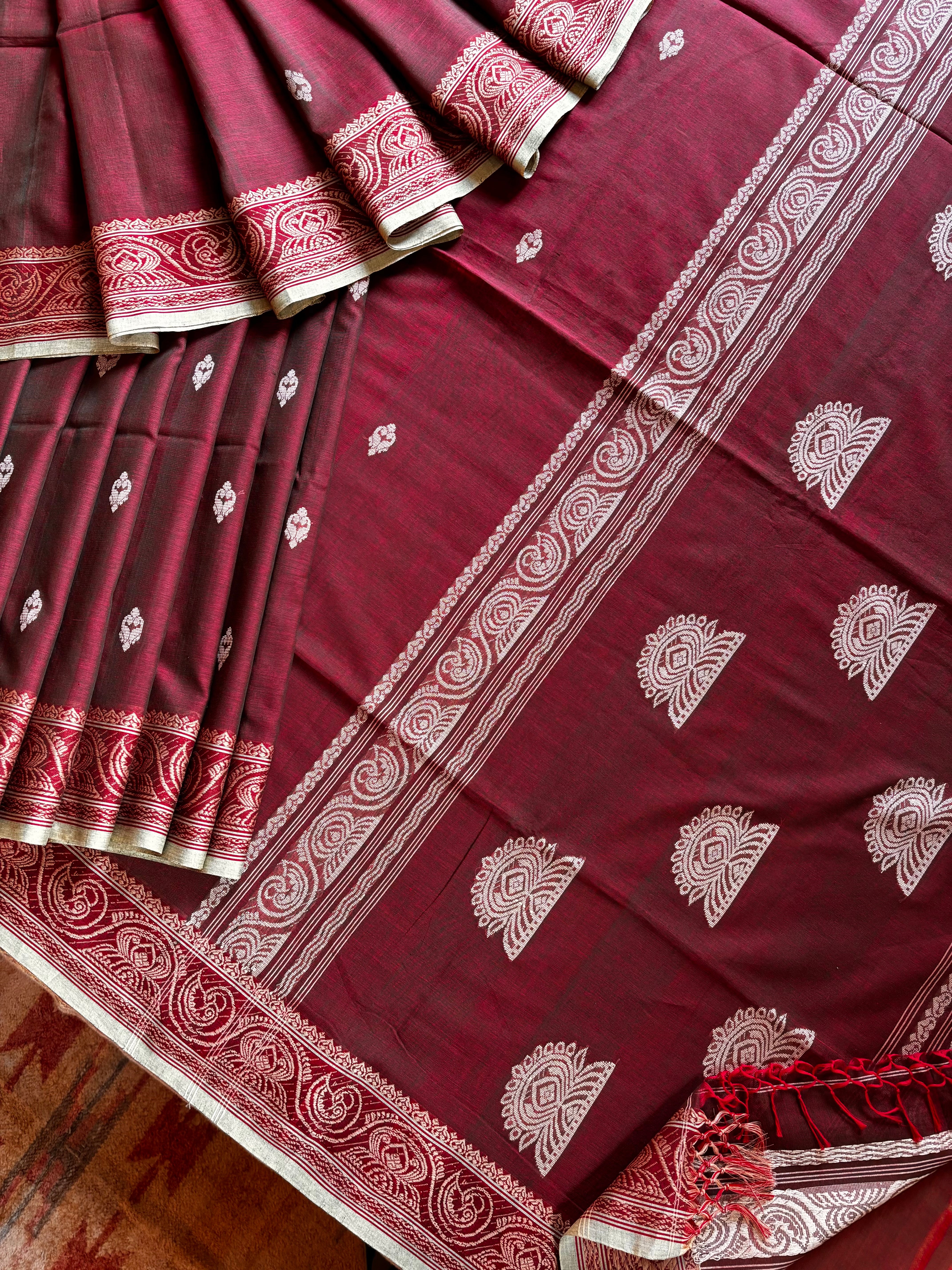 Handwoven Red Green Dual Toned Phulia Cotton Saree