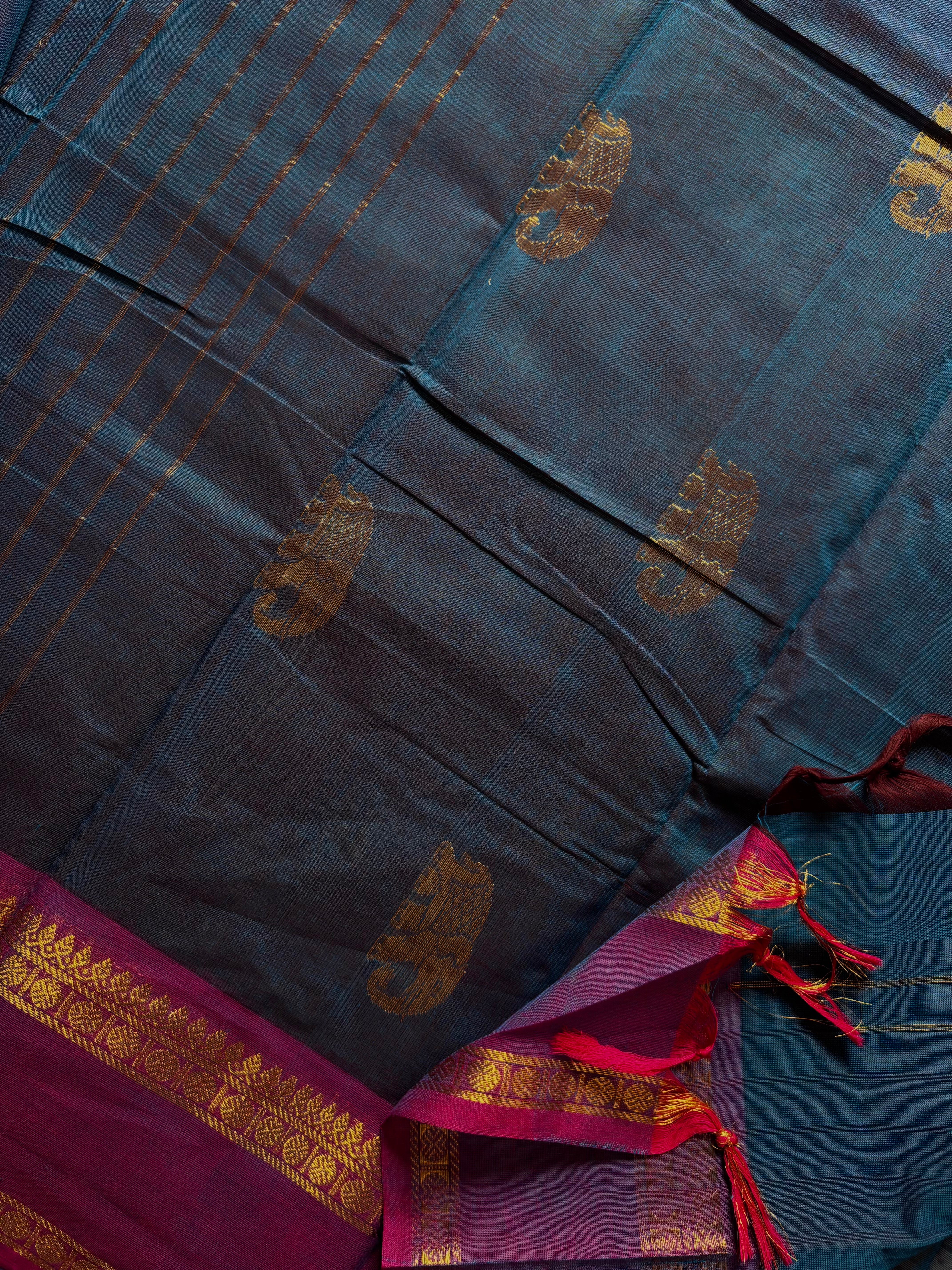 Handwoven Dual Toned Blue Colour Kanchipuram Cotton Saree