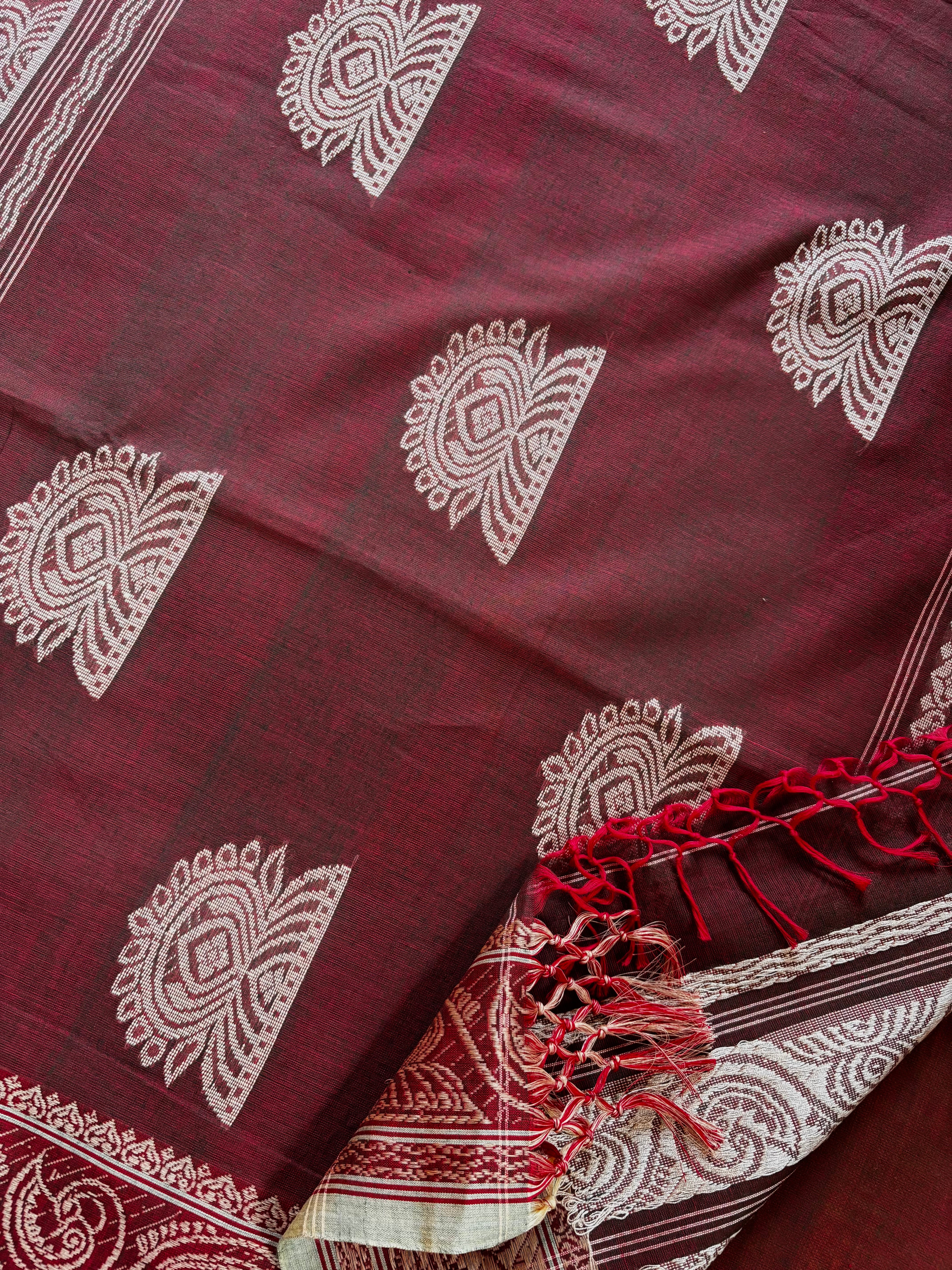 Handwoven Red Green Dual Toned Phulia Cotton Saree
