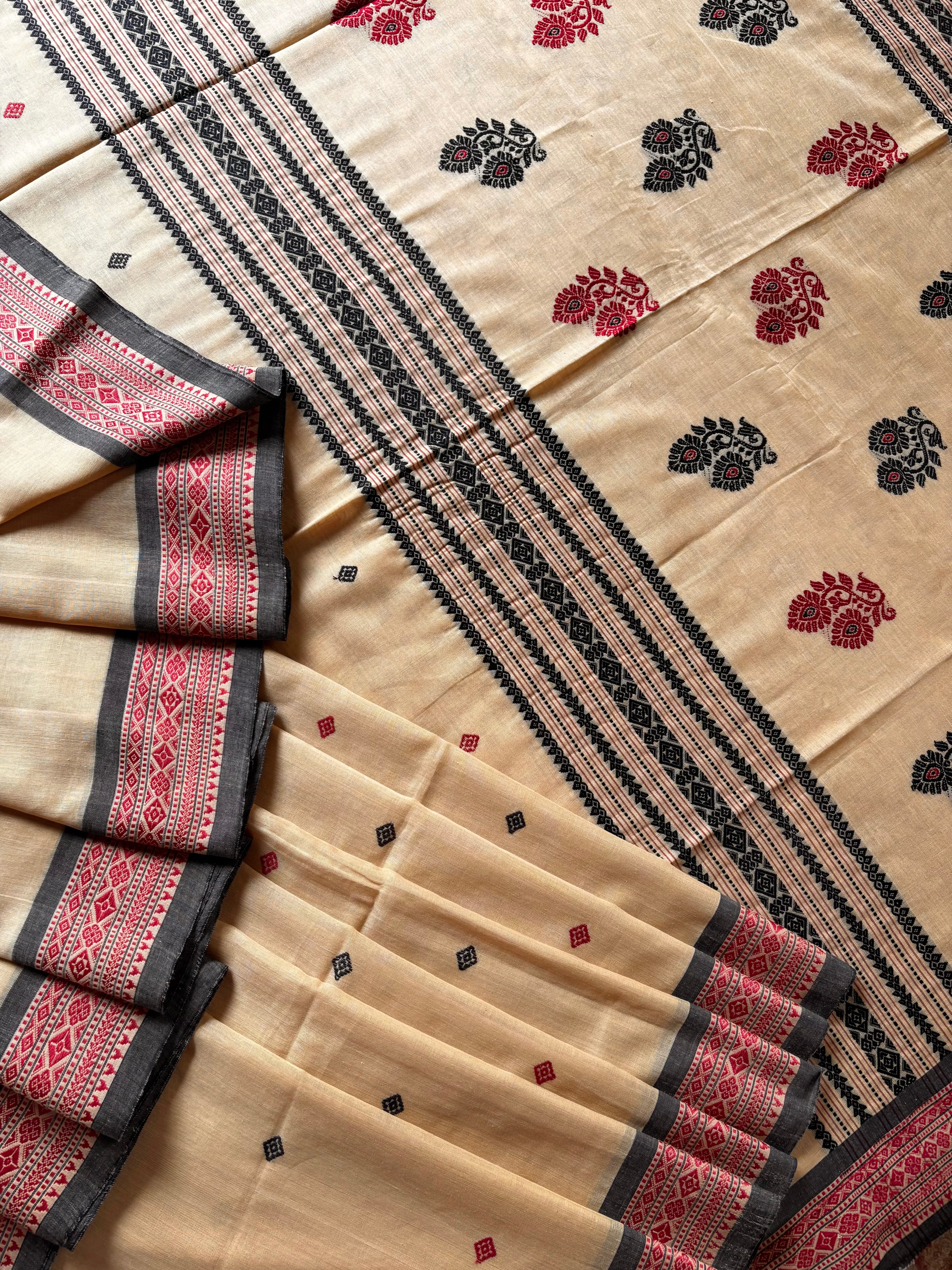 Handwoven Beige Colour Phulia Cotton Saree