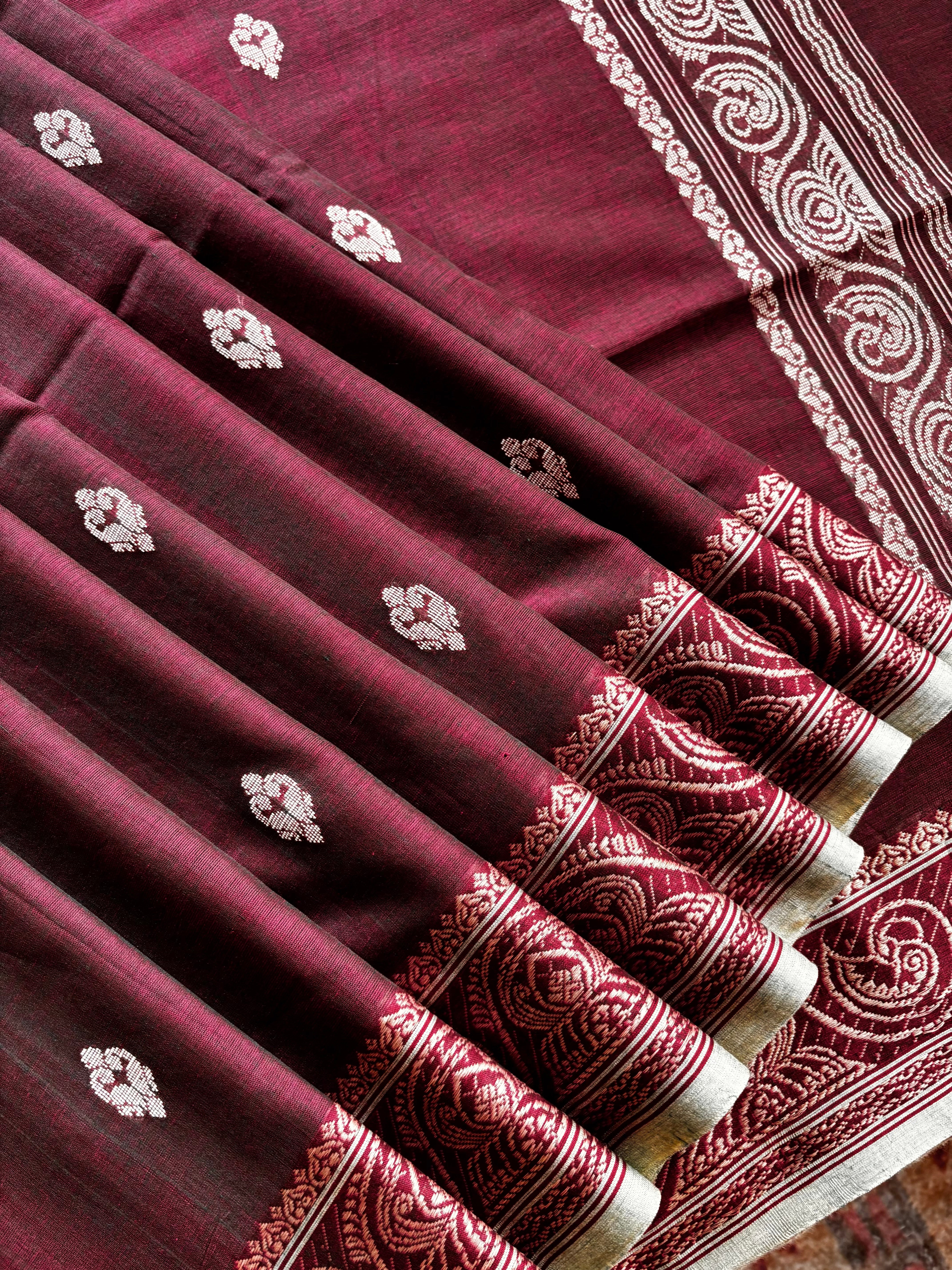 Handwoven Red Green Dual Toned Phulia Cotton Saree