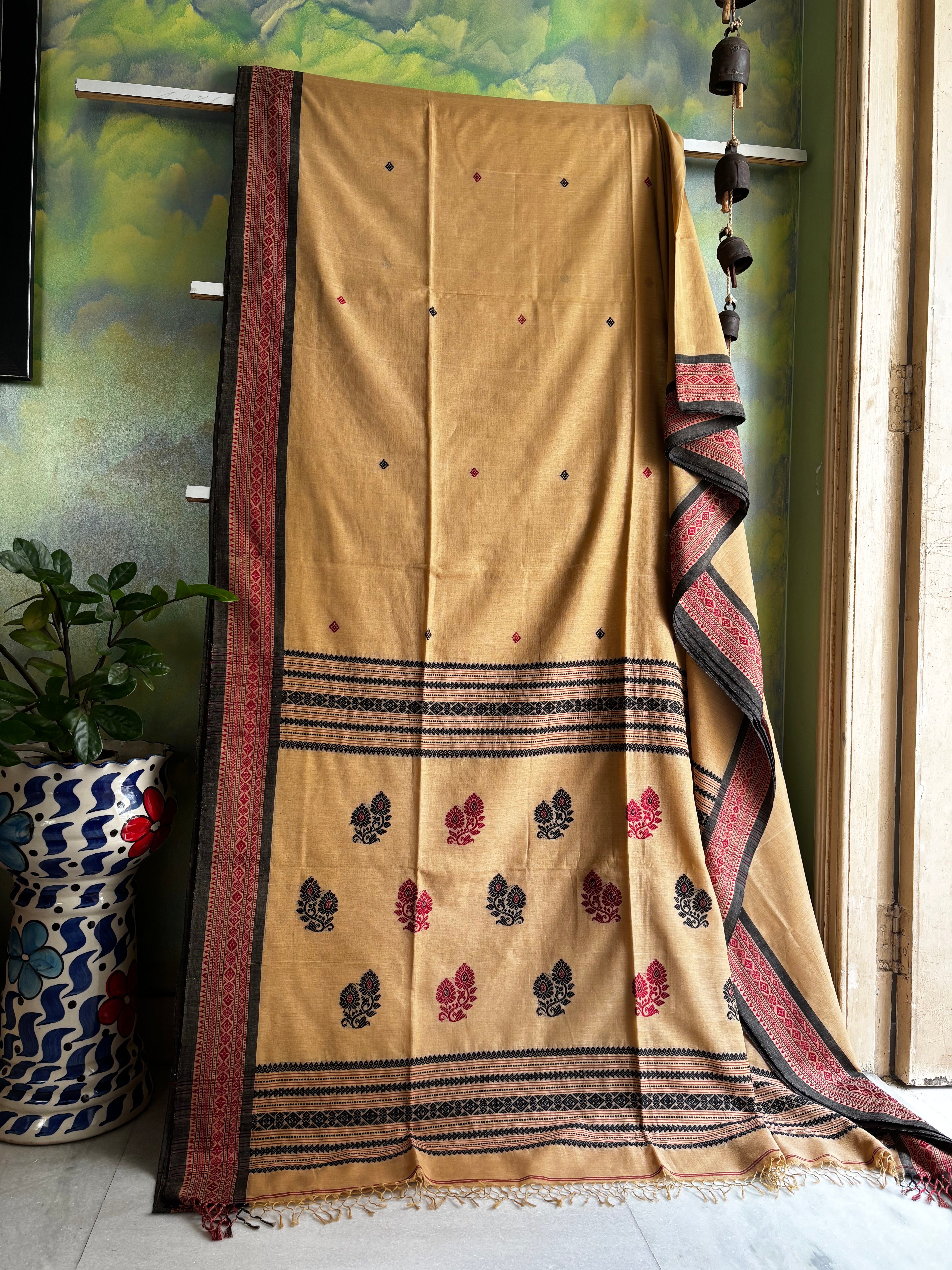 Handwoven Beige Colour Phulia Cotton Saree