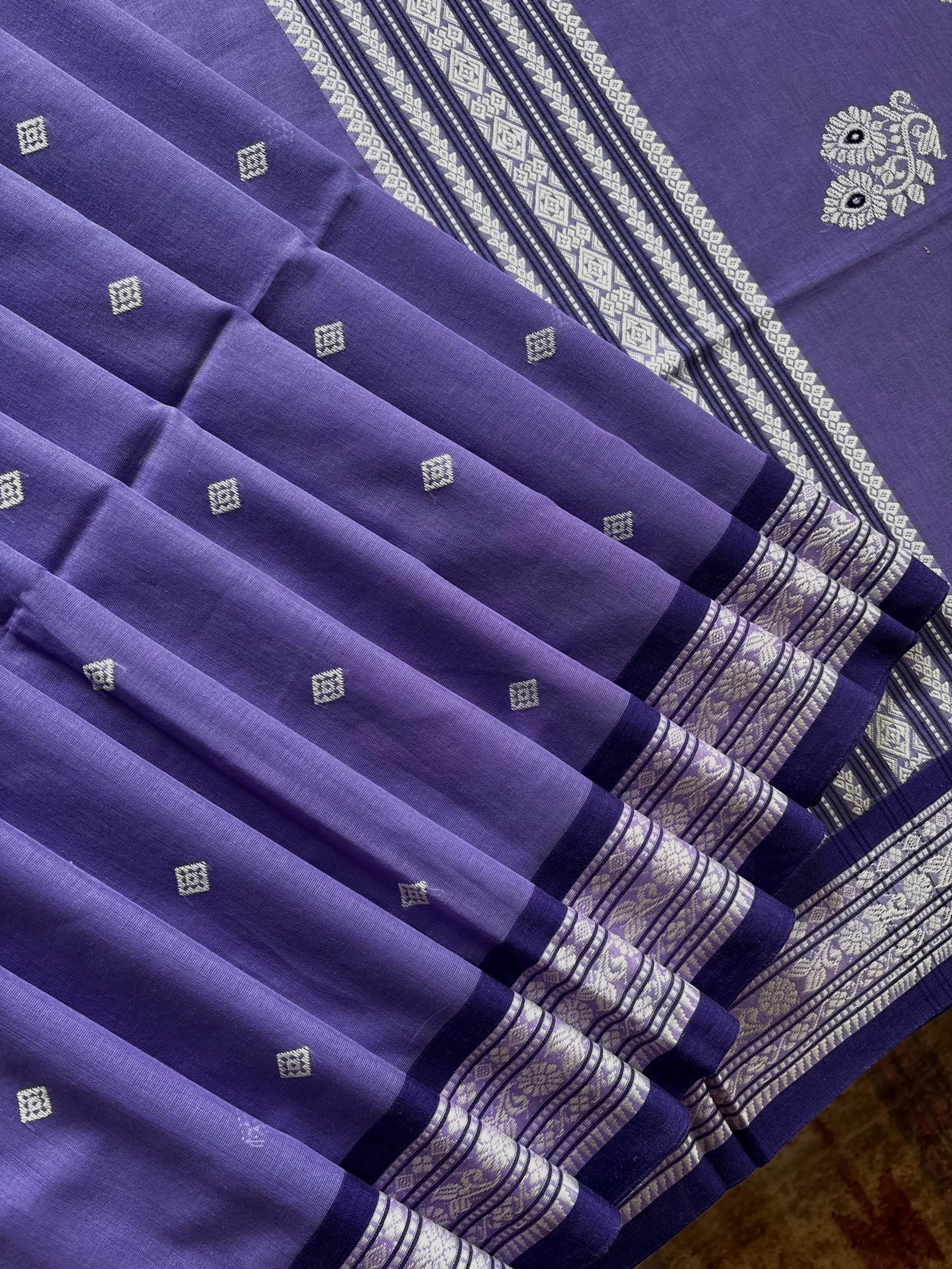 Handwoven Lavender Colour Phulia Cotton Saree