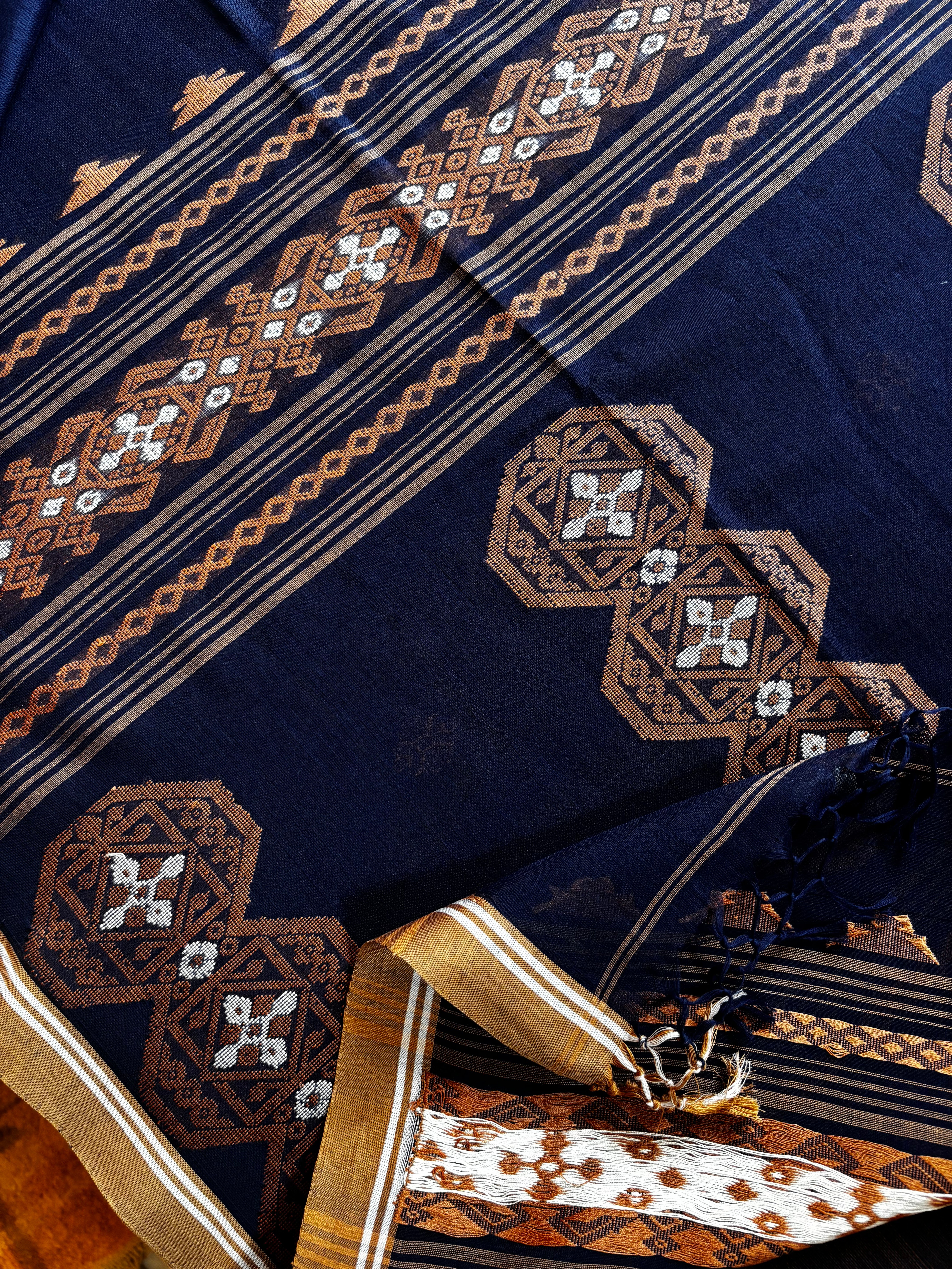 Handwoven Blue Colour Pure Cotton Jamdani Saree