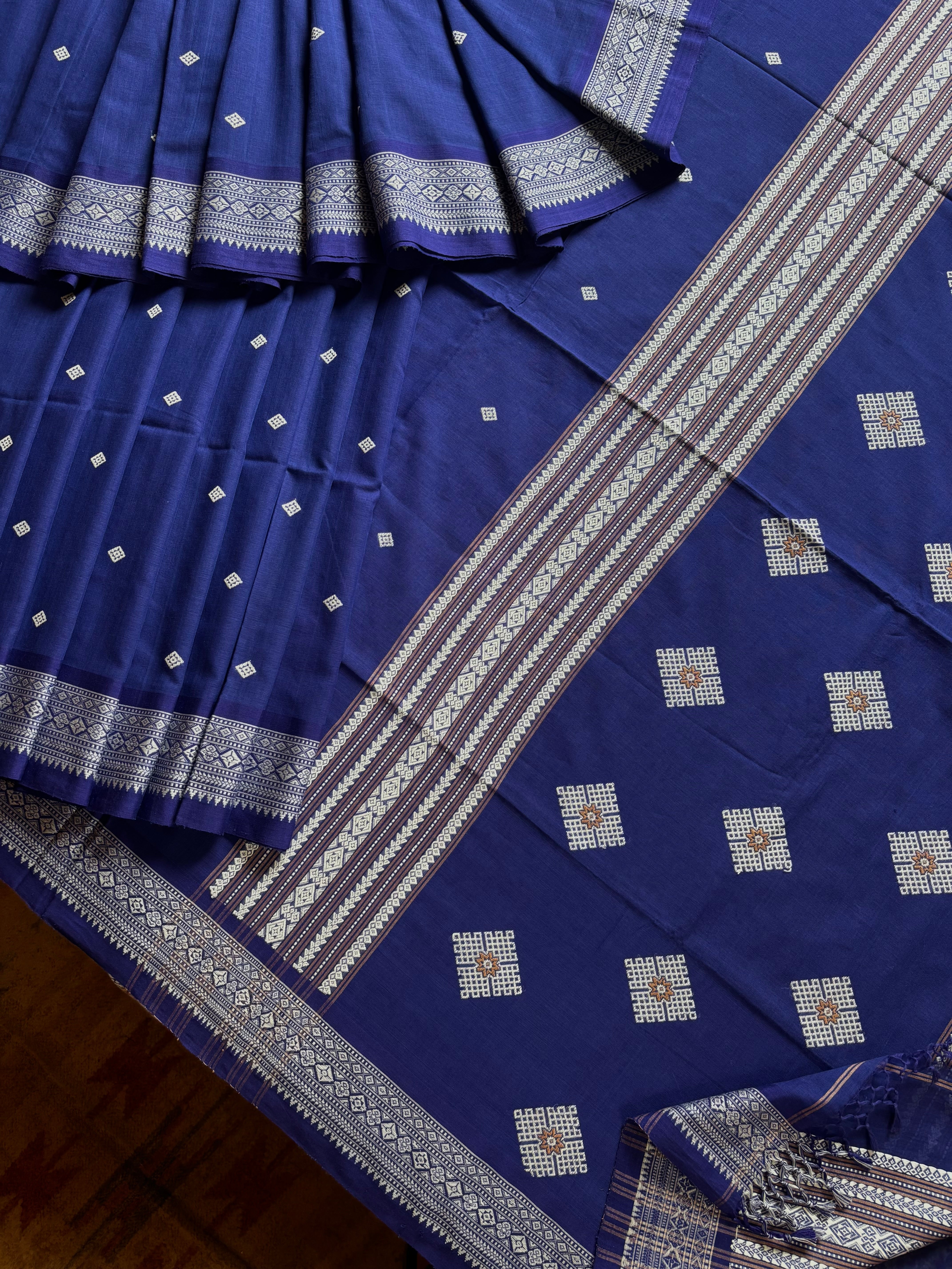 Handwoven Blue Colour Phulia Cotton Saree