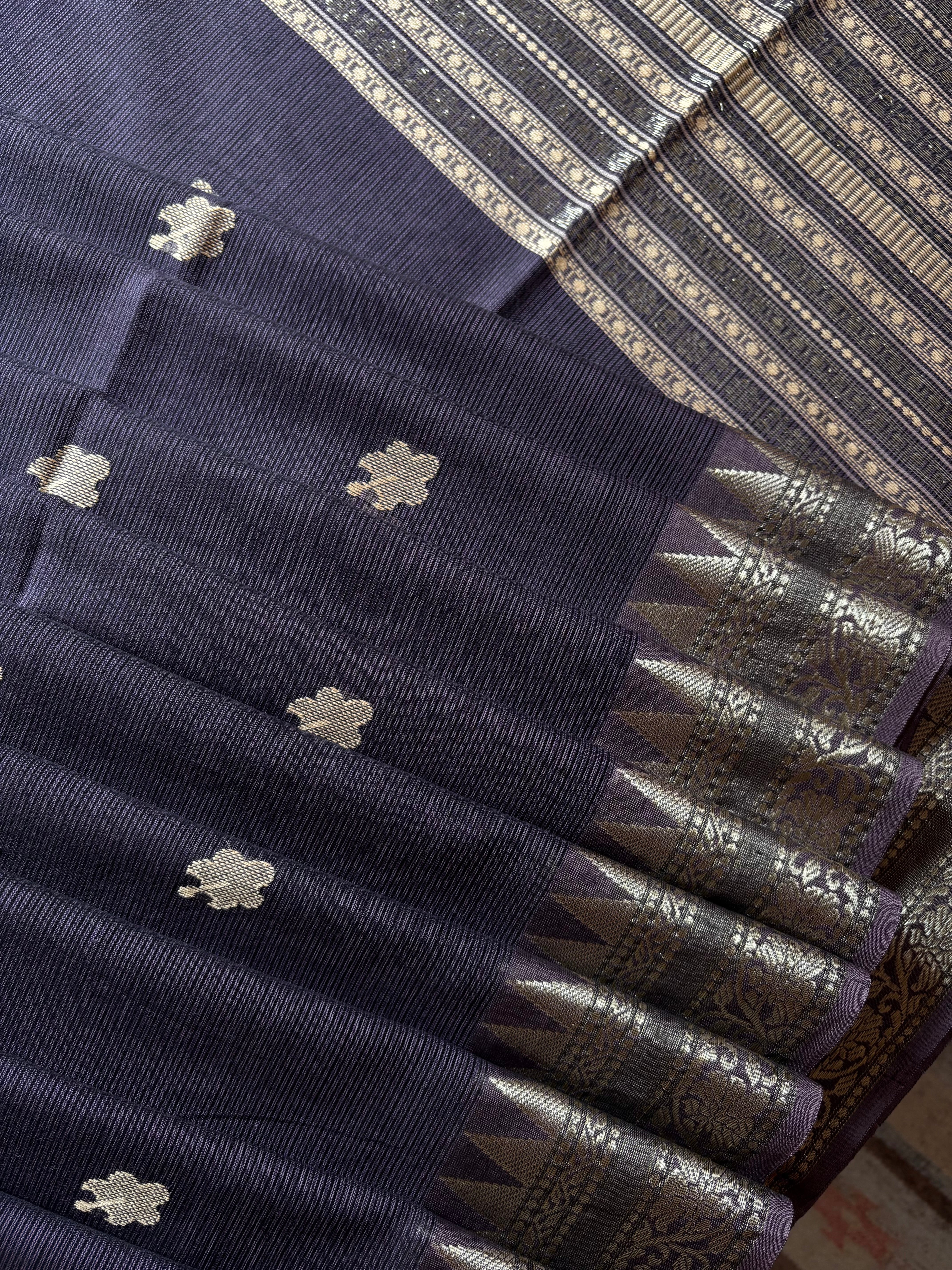 Handwoven Dusty Mauve Colour Phulia Cotton Saree