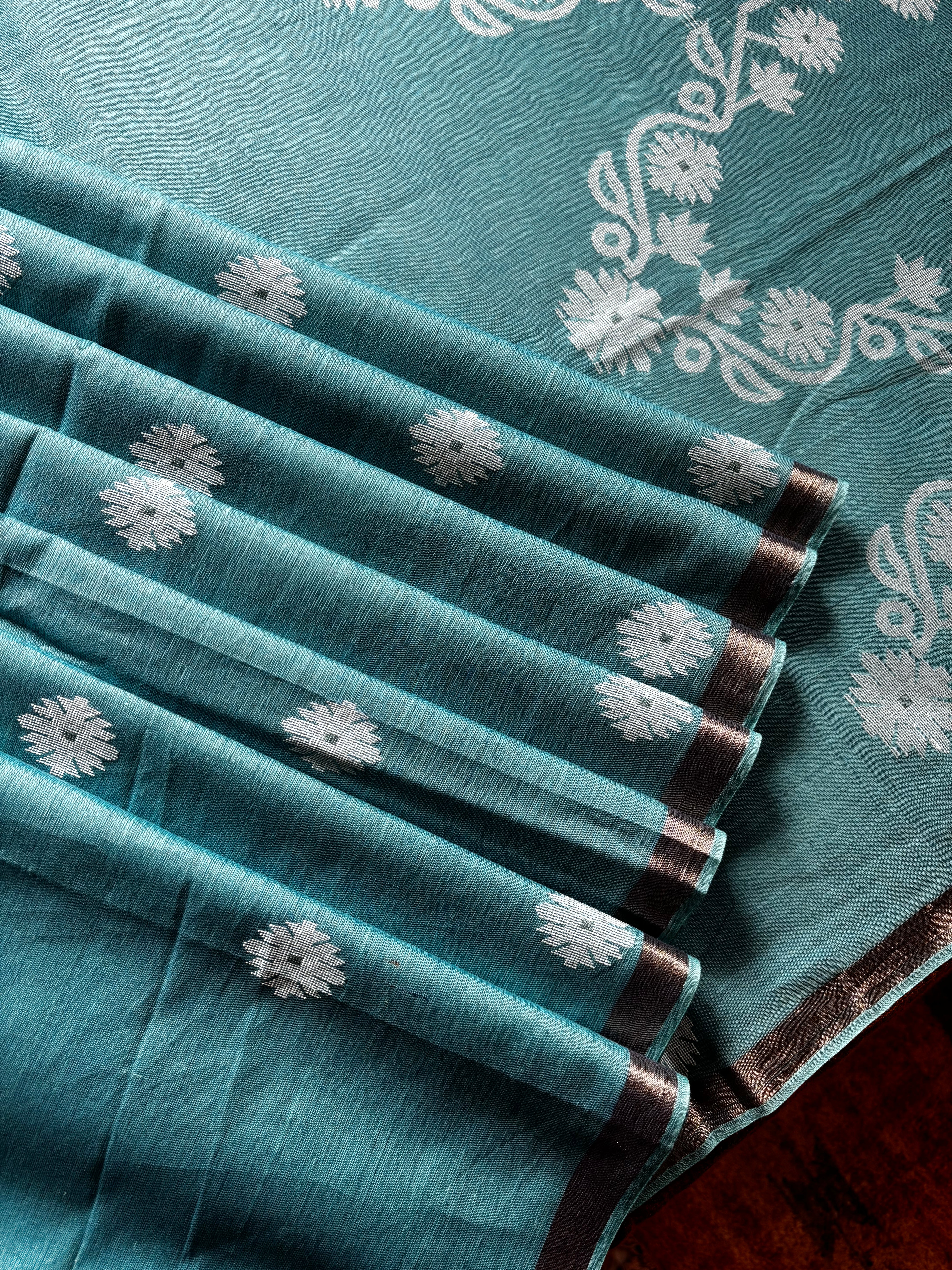 Handwoven Light Blue Pure Cotton Jamdani Saree