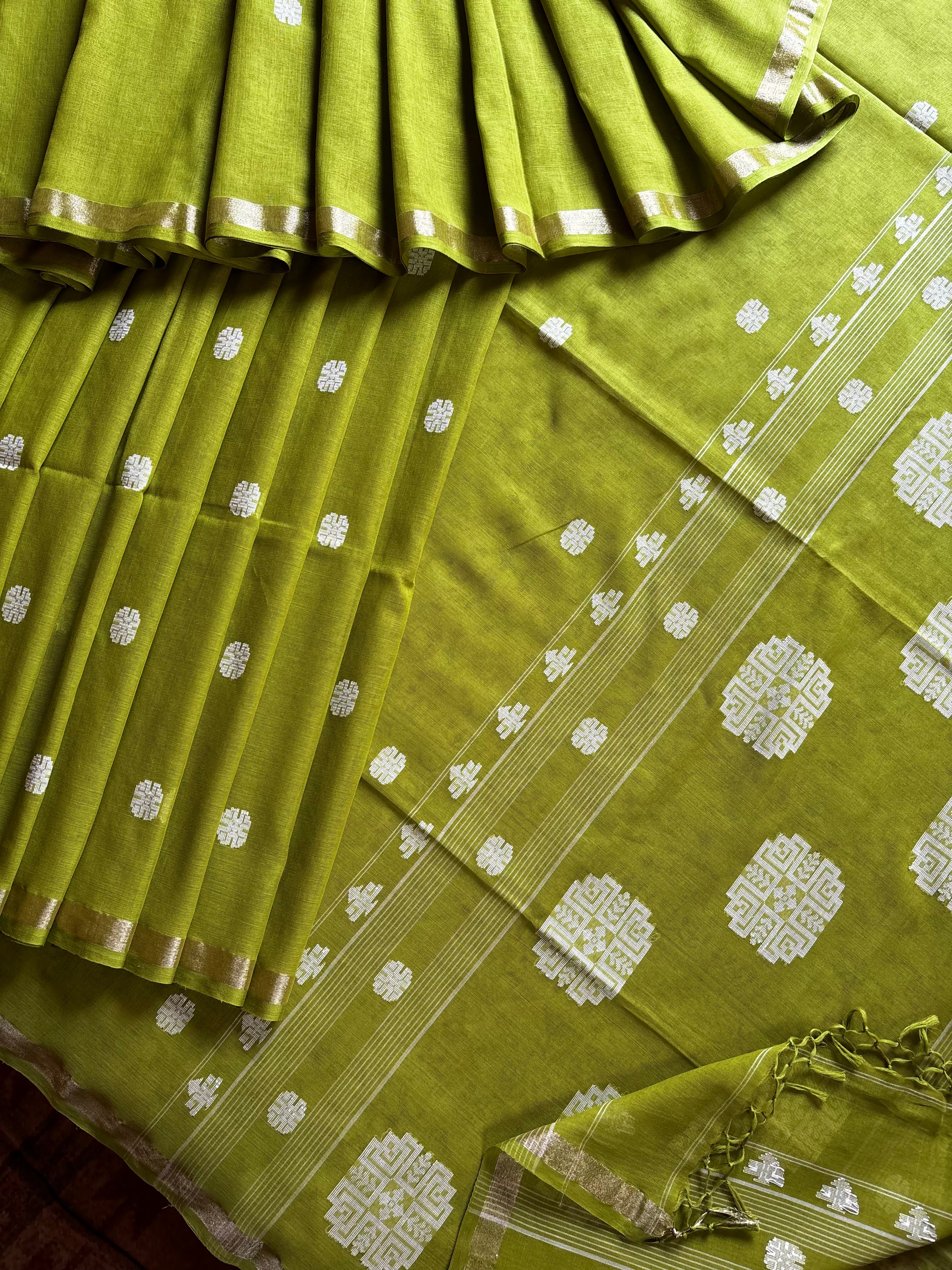 Handwoven Green Colour Cotton Jamdani Saree