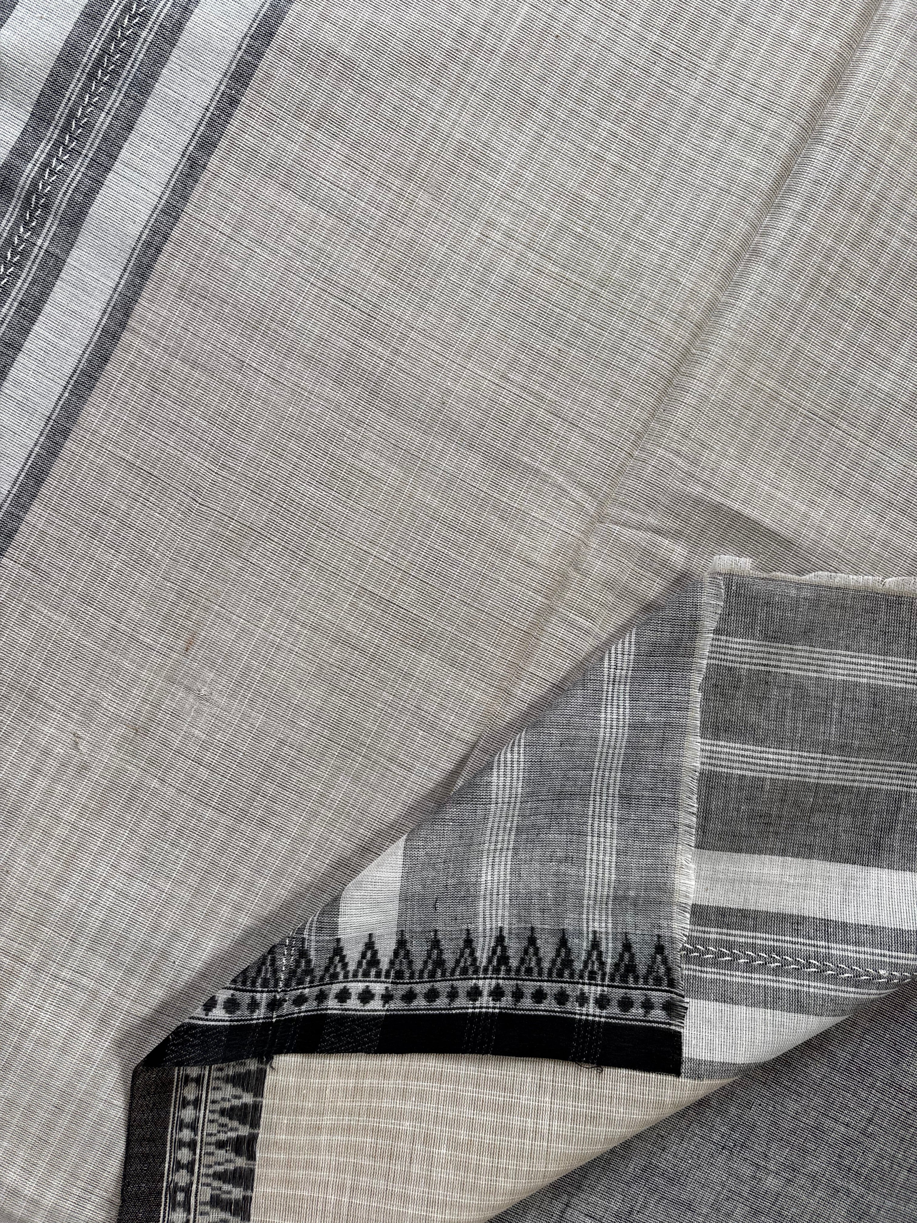 Handwoven Grey Colour Cotton Dhonekhali Saree