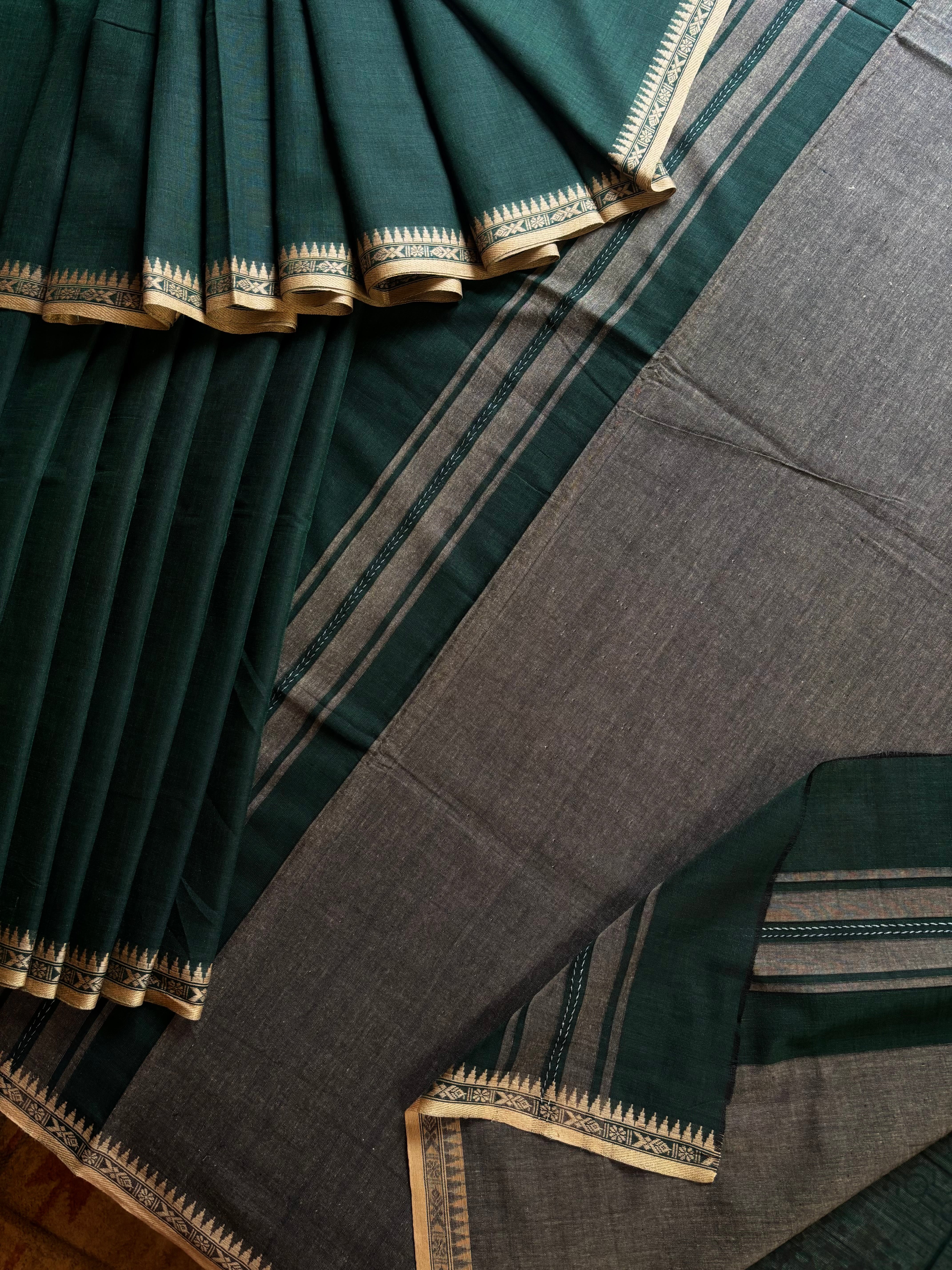 Handwoven Bottle Green Colour Cotton Dhonekhali Saree