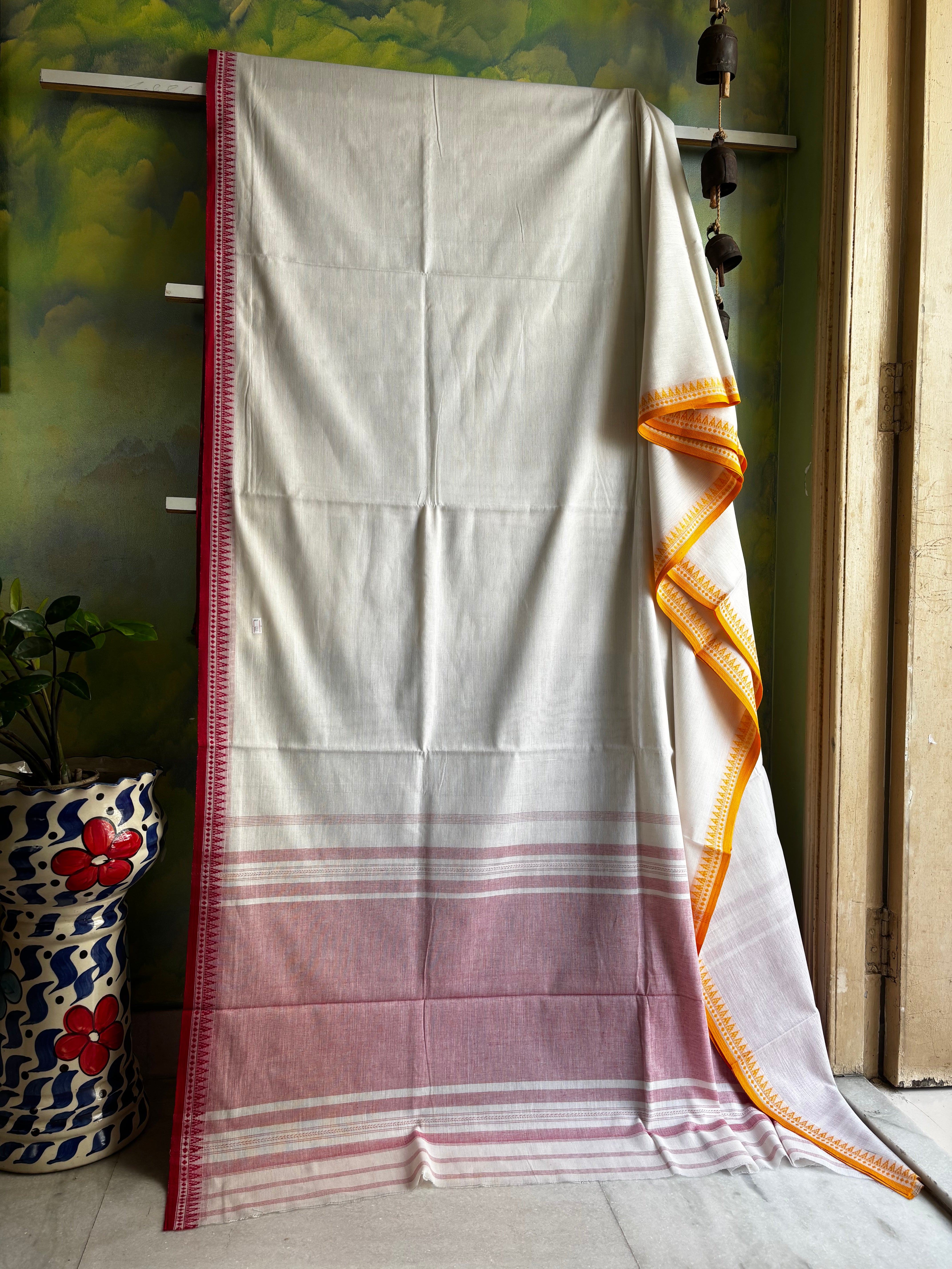 Handwoven Offwhite Colour Cotton Dhonekhali Saree
