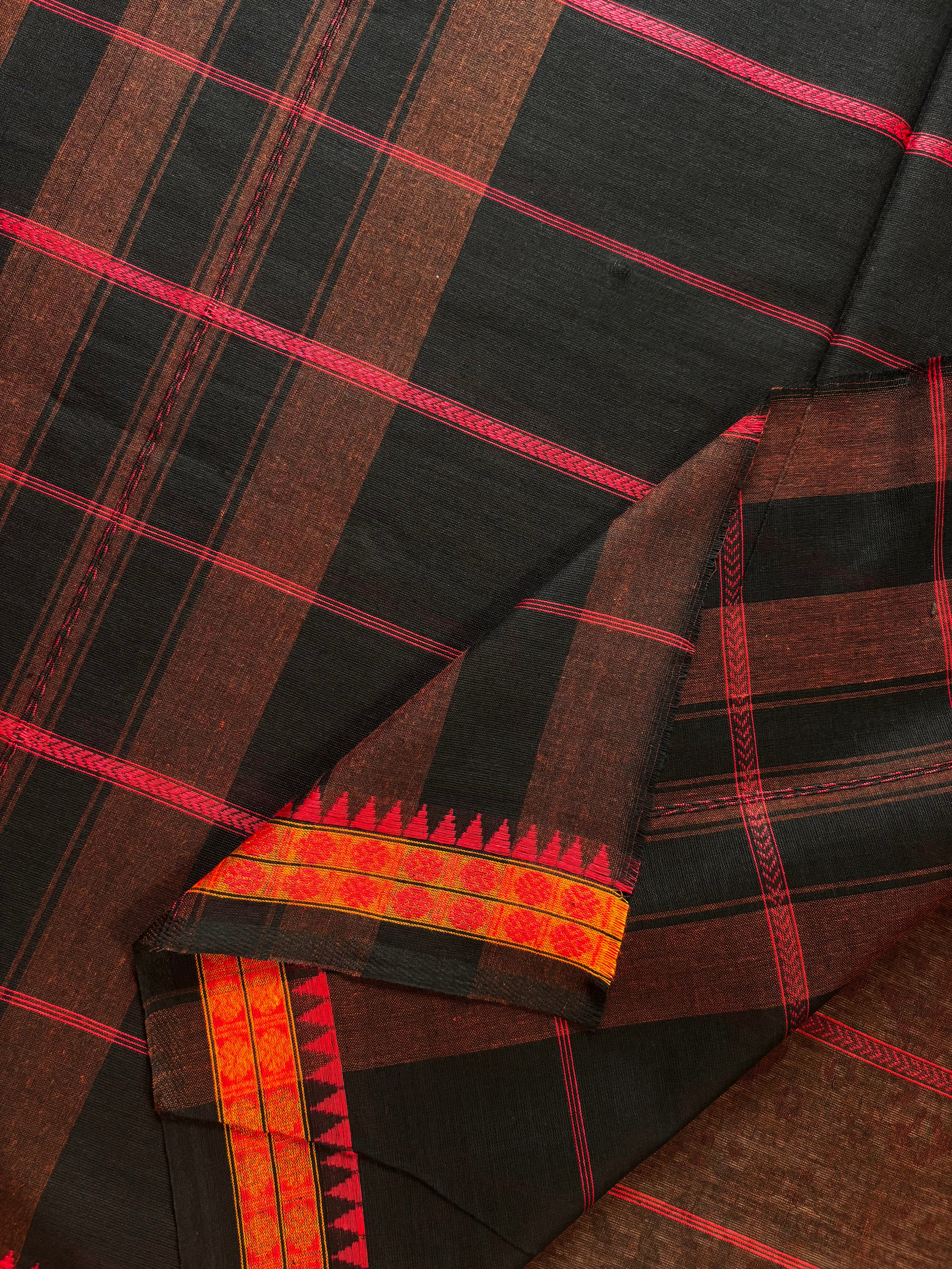 Handwoven Brown Colour Cotton Dhonekhali Saree