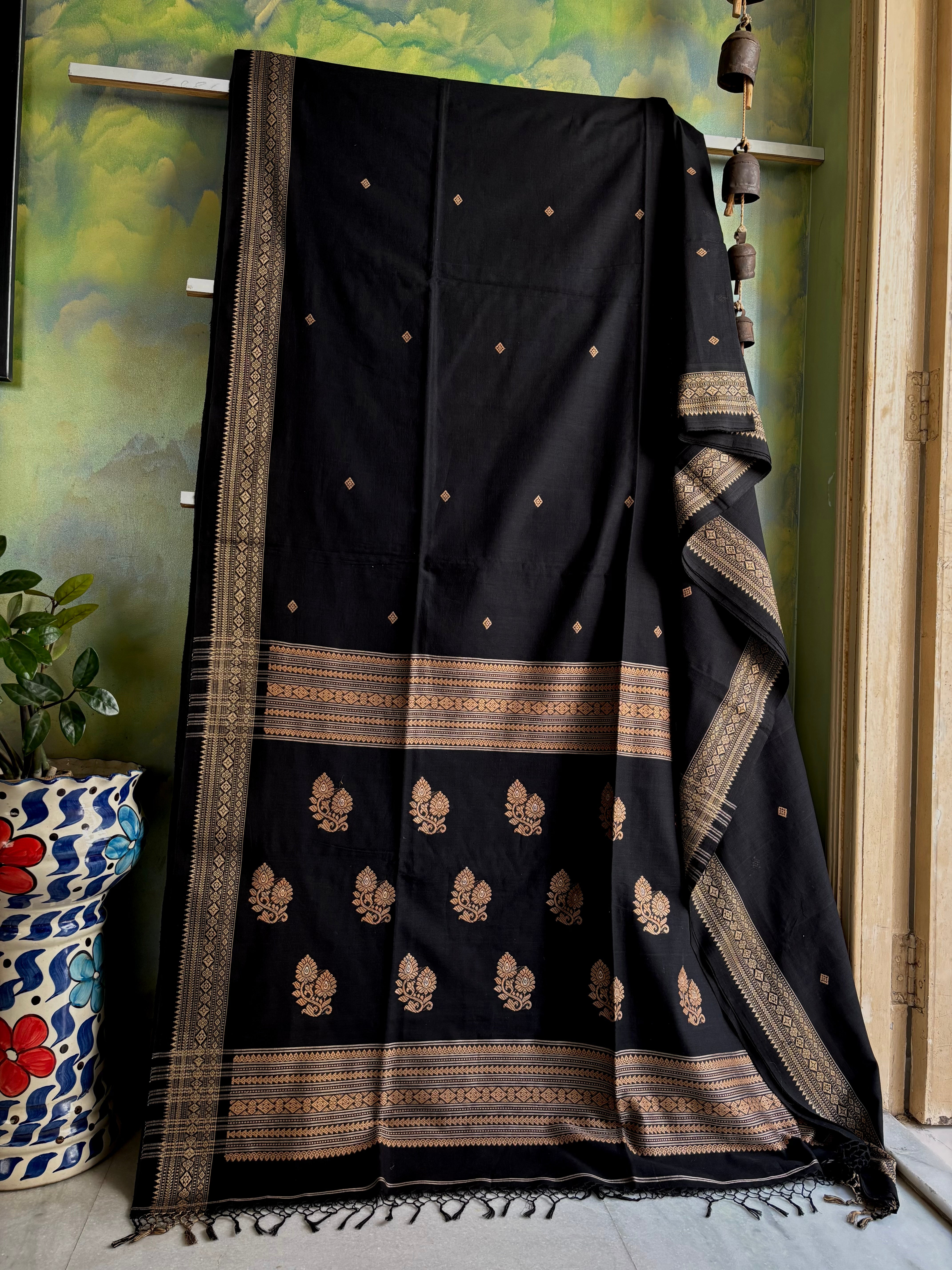 Handwoven Black Beige Colour Phulia Cotton Saree