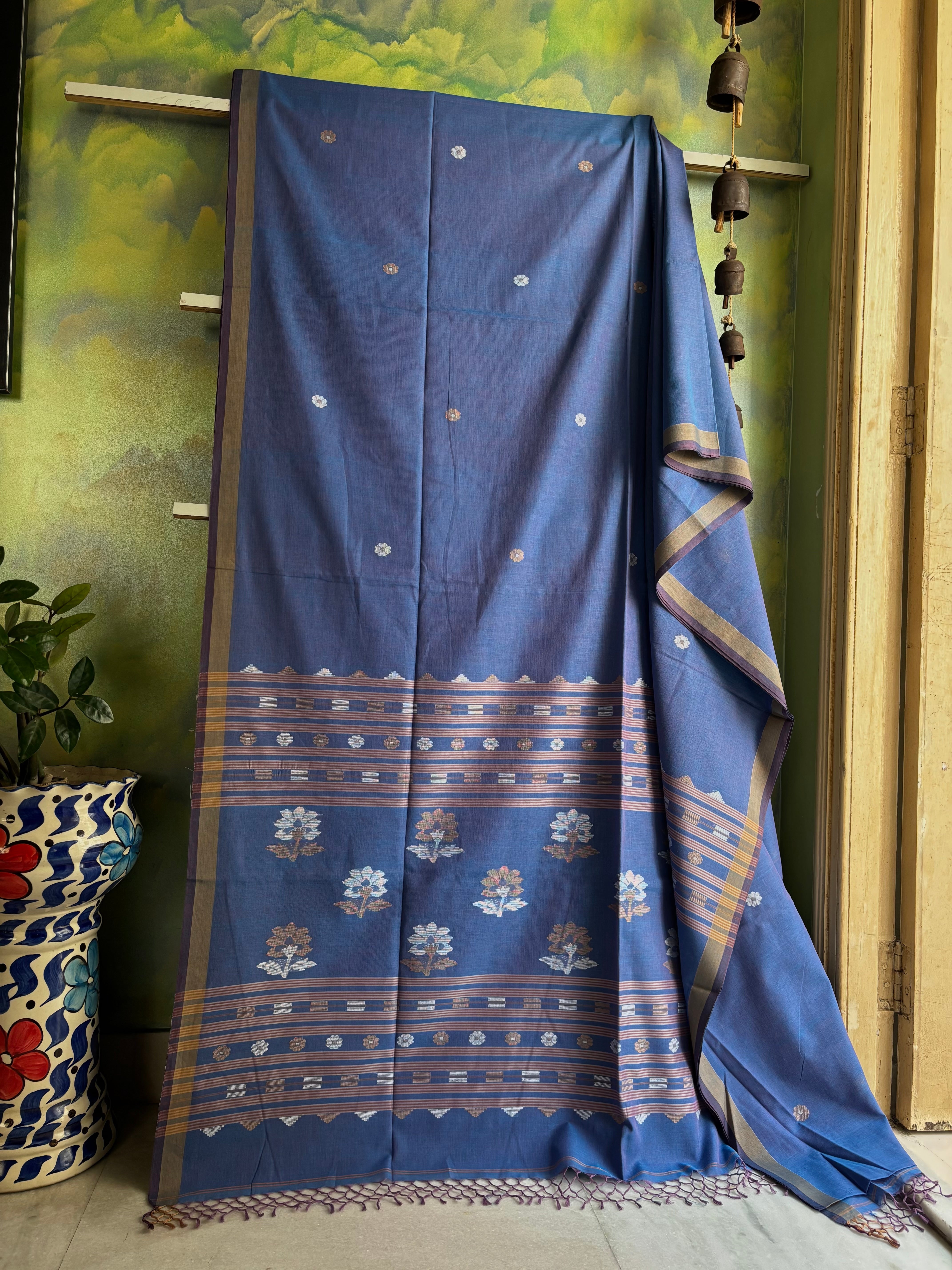Handwoven Blue Mauve Dual Toned Cotton Jamdani Saree