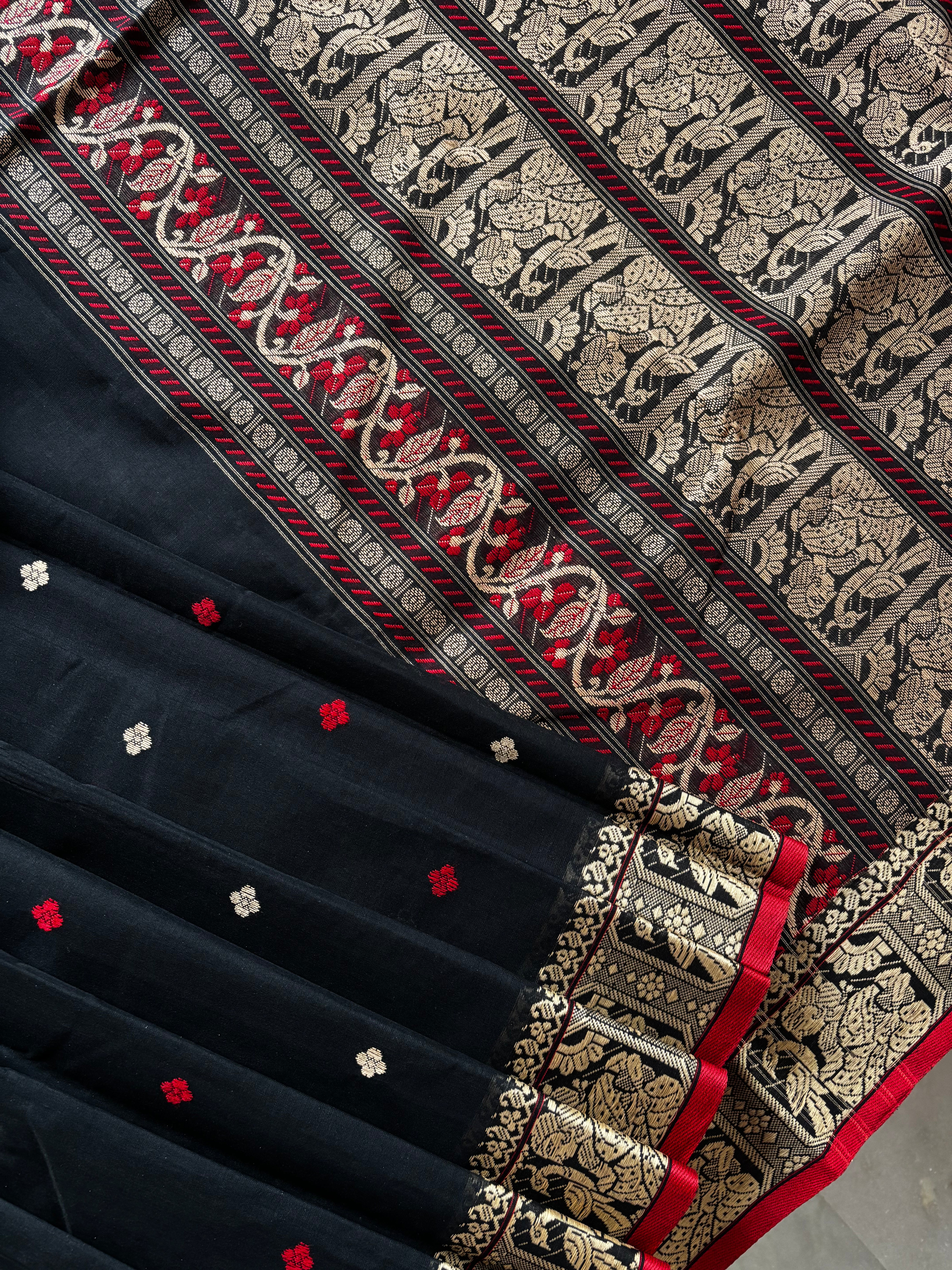 Handwoven Black Colour Cotton Baluchari Saree