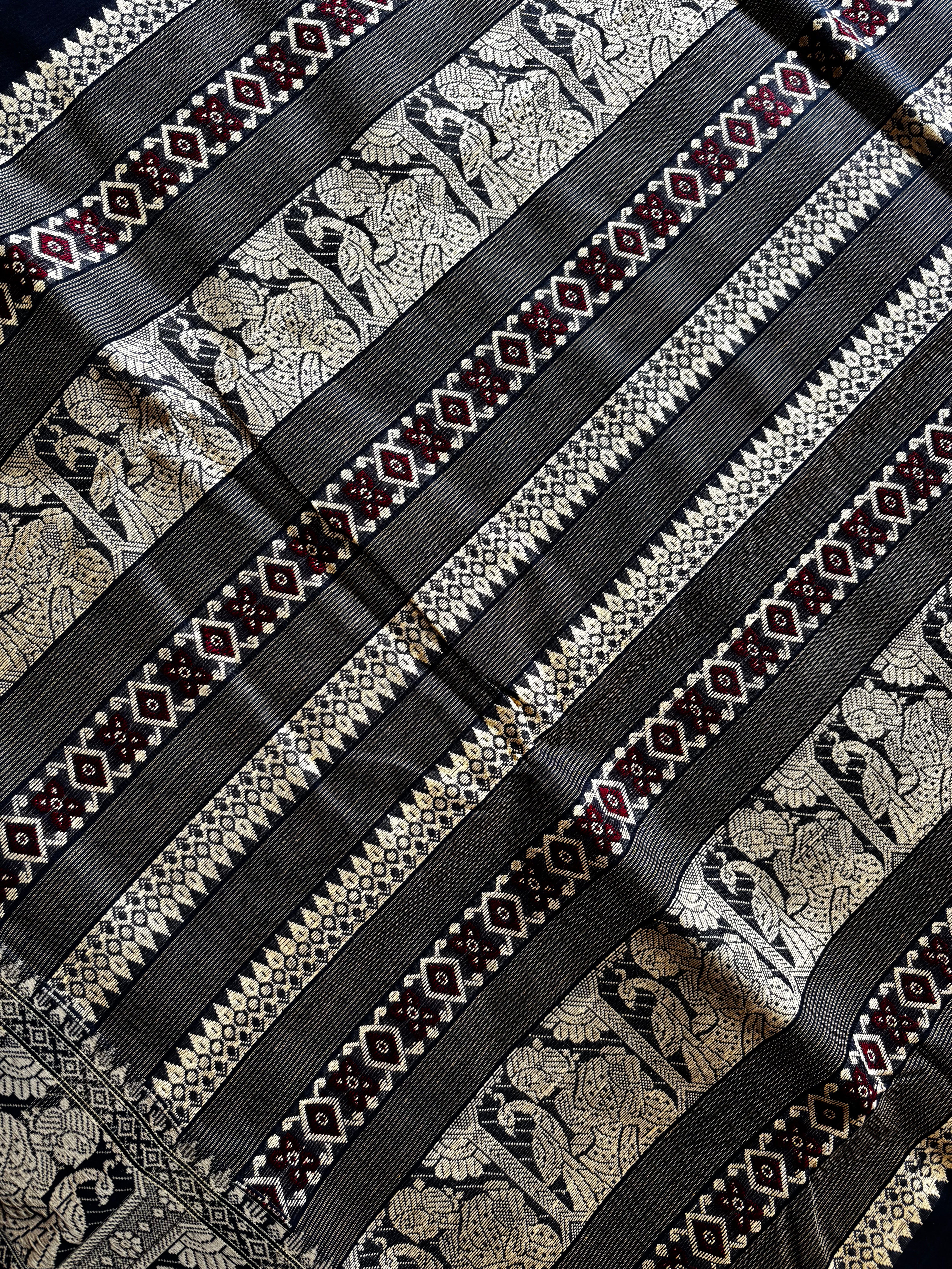 Handwoven Navy Beige Cotton Baluchari Saree
