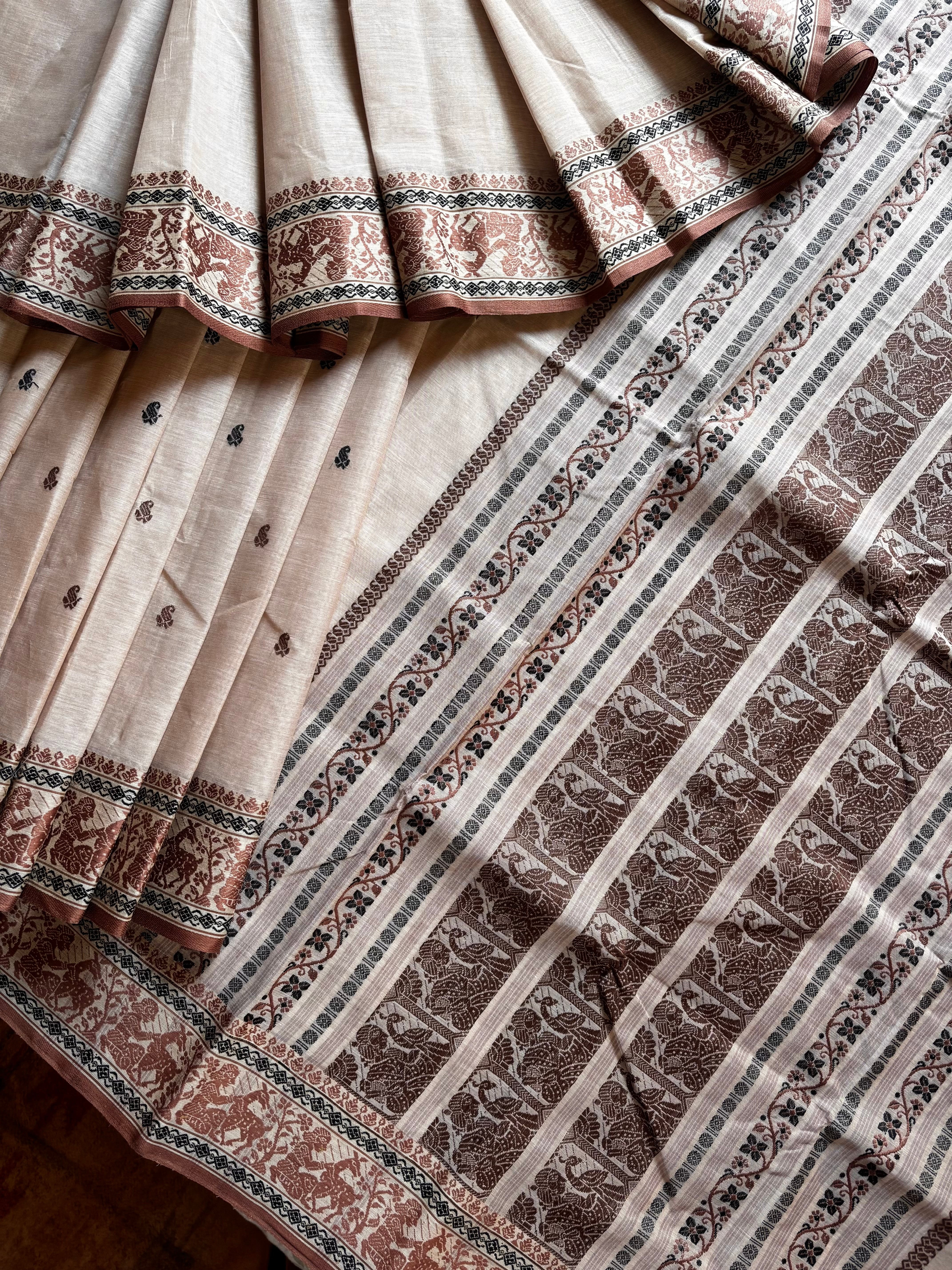 Handwoven Light Beige Cotton Baluchari Saree