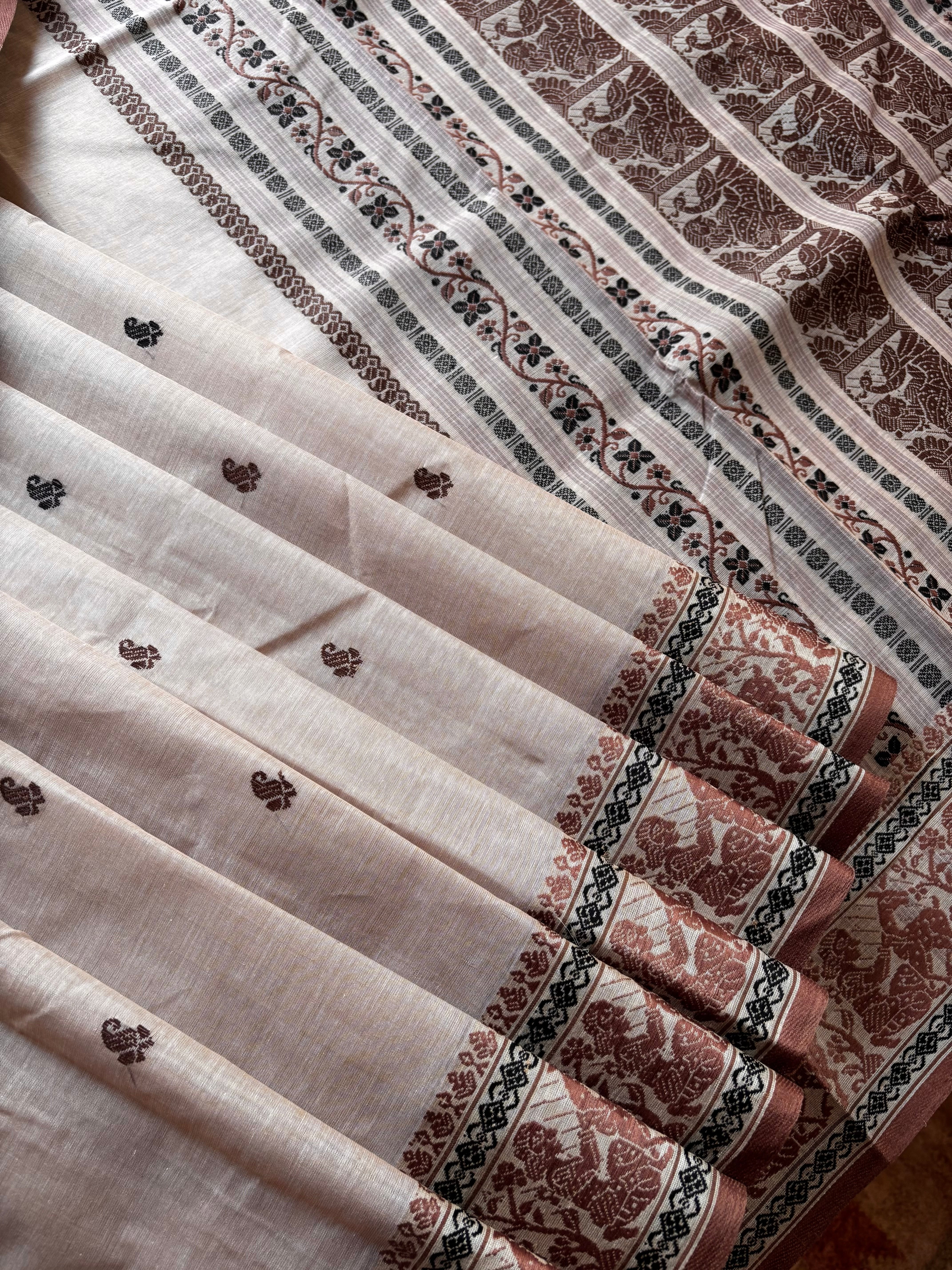 Handwoven Light Beige Cotton Baluchari Saree