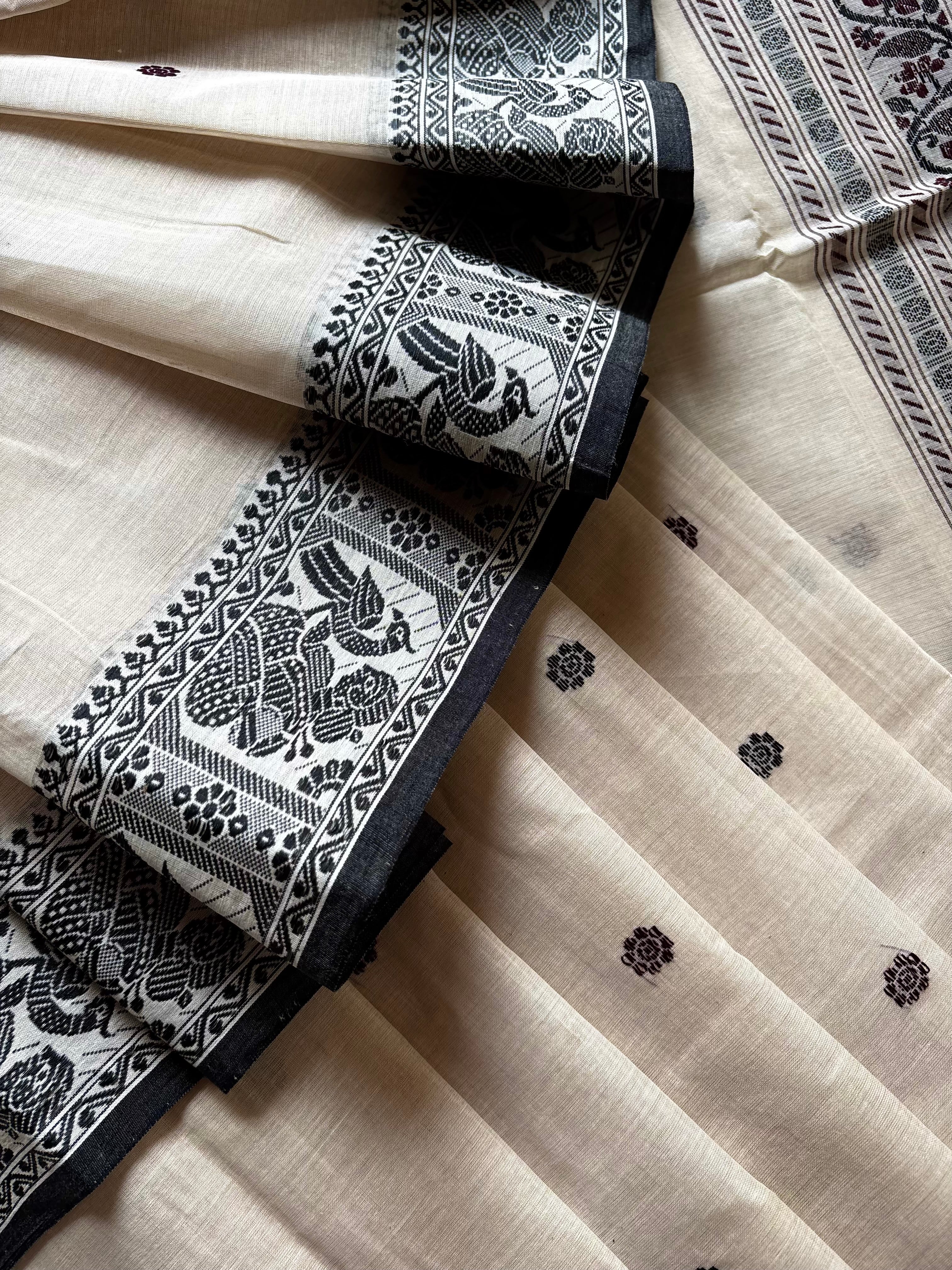 Handwoven Light Beige Toned Cotton Baluchari Saree