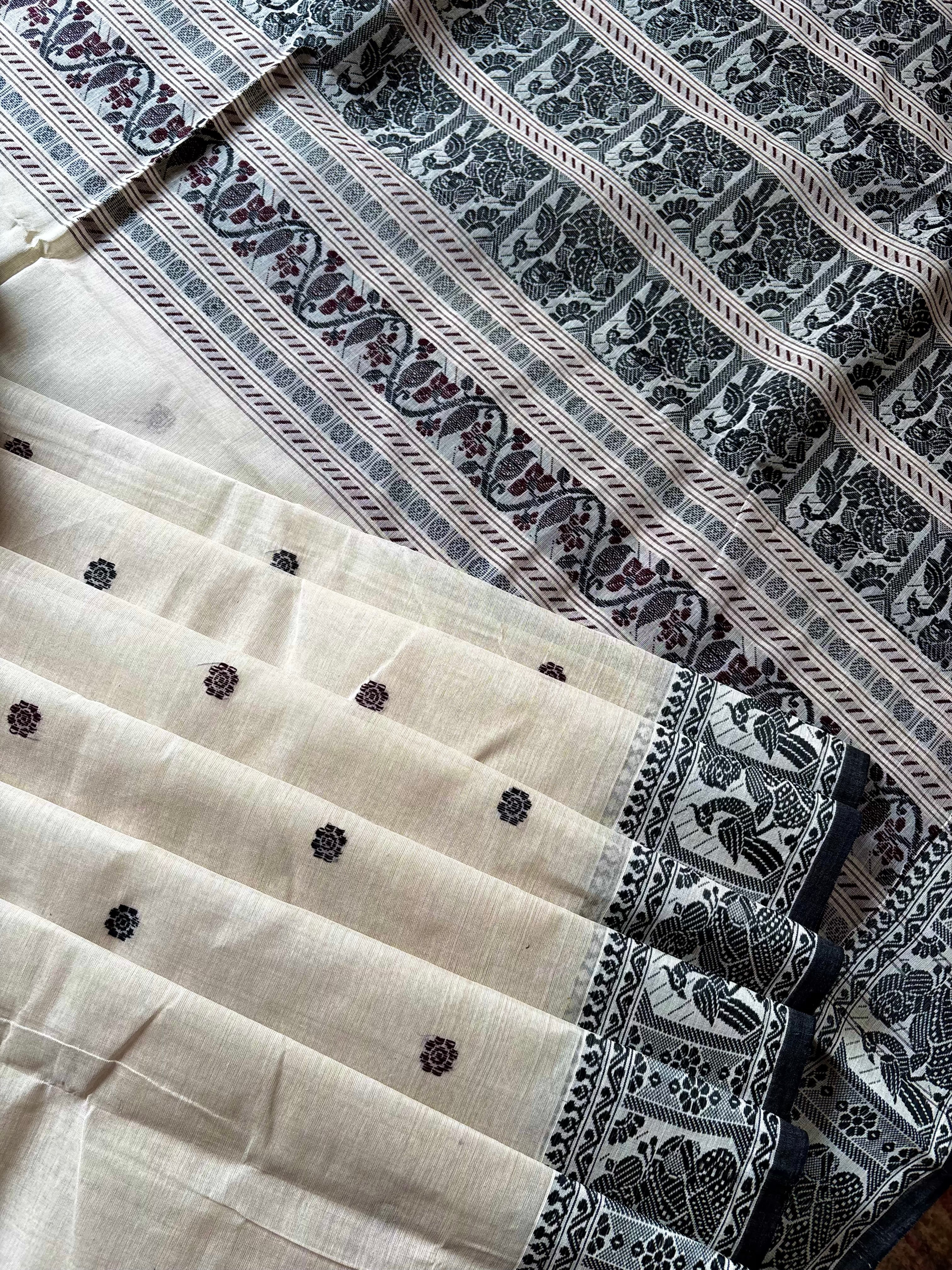 Handwoven Light Beige Toned Cotton Baluchari Saree
