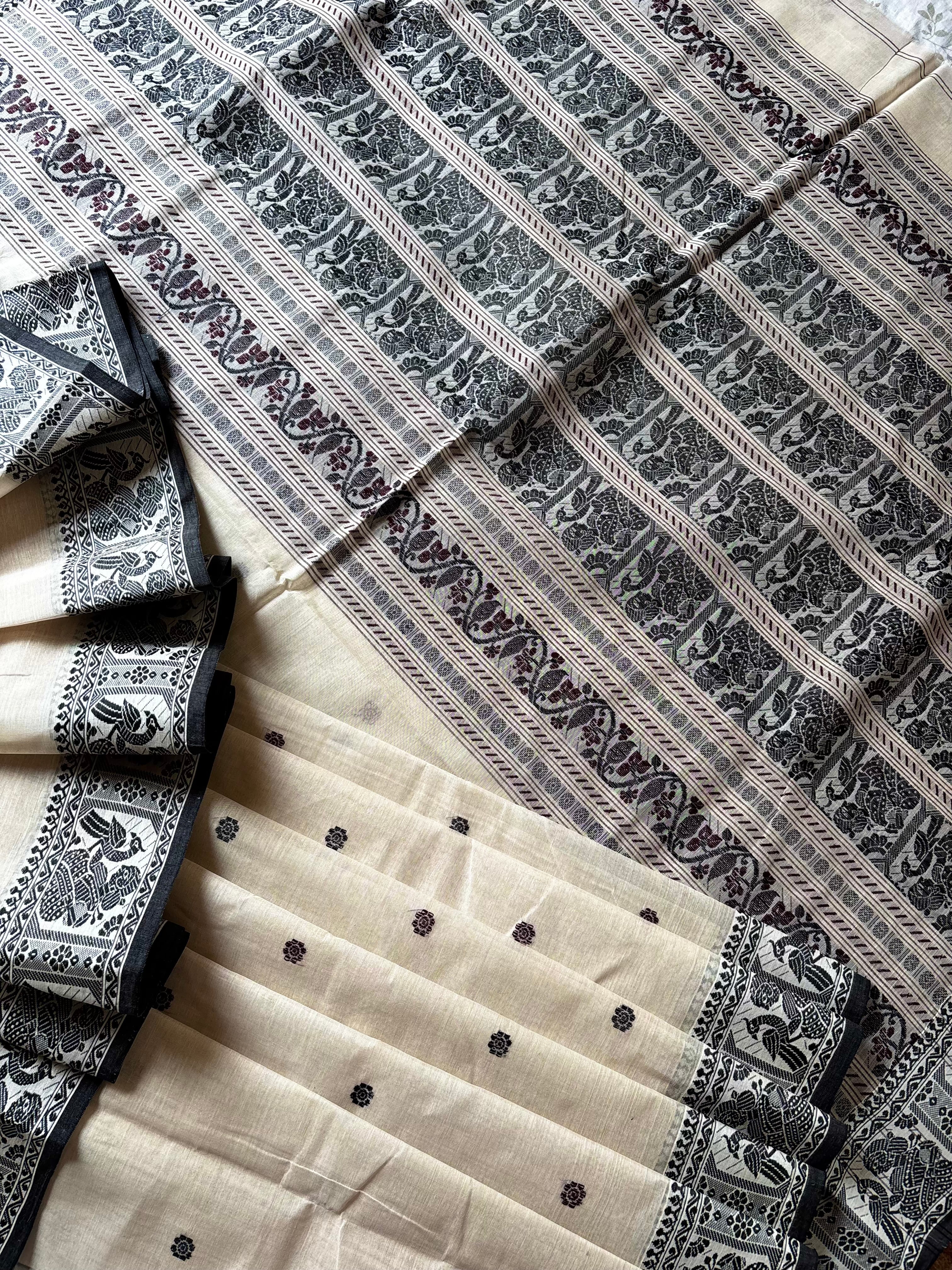 Handwoven Light Beige Toned Cotton Baluchari Saree