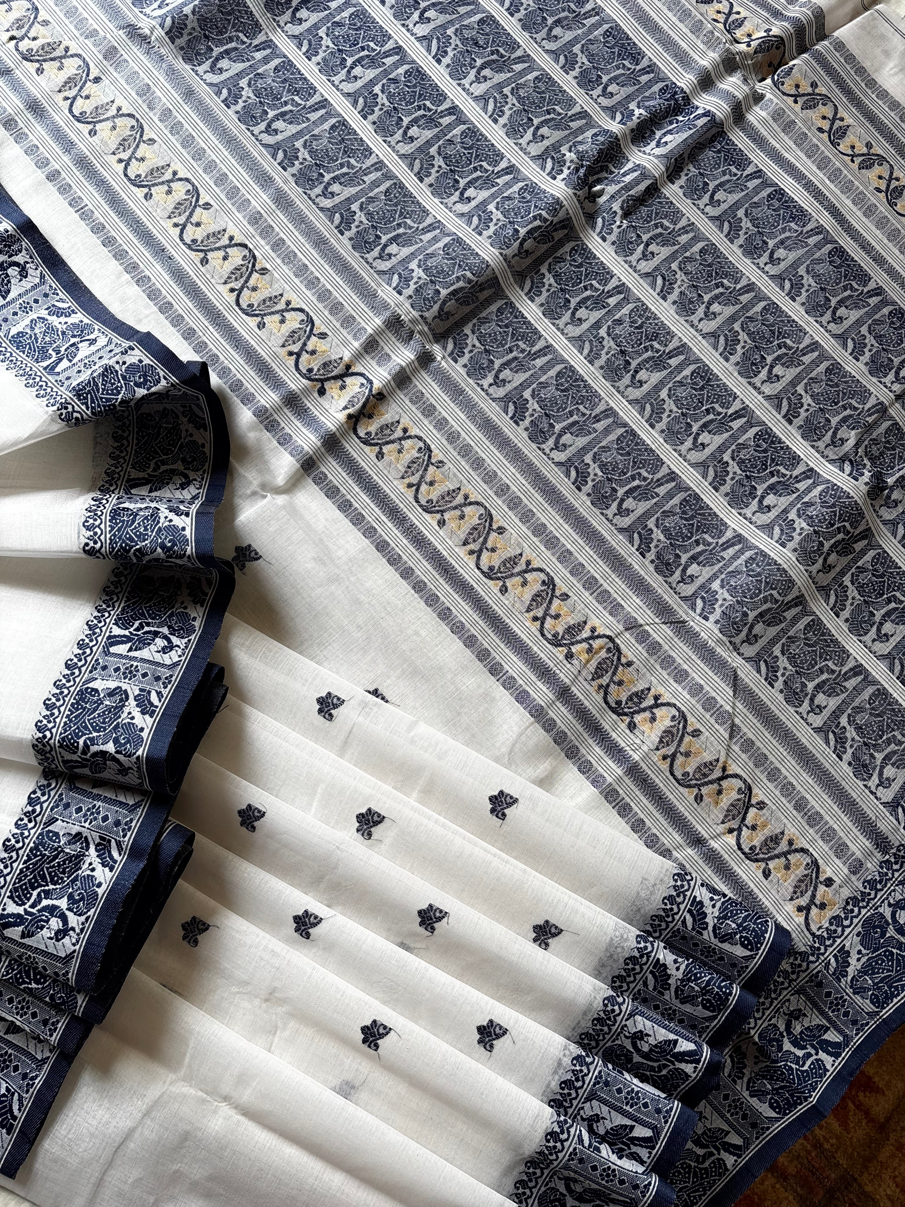 Handwoven White Colour Cotton Baluchari Saree