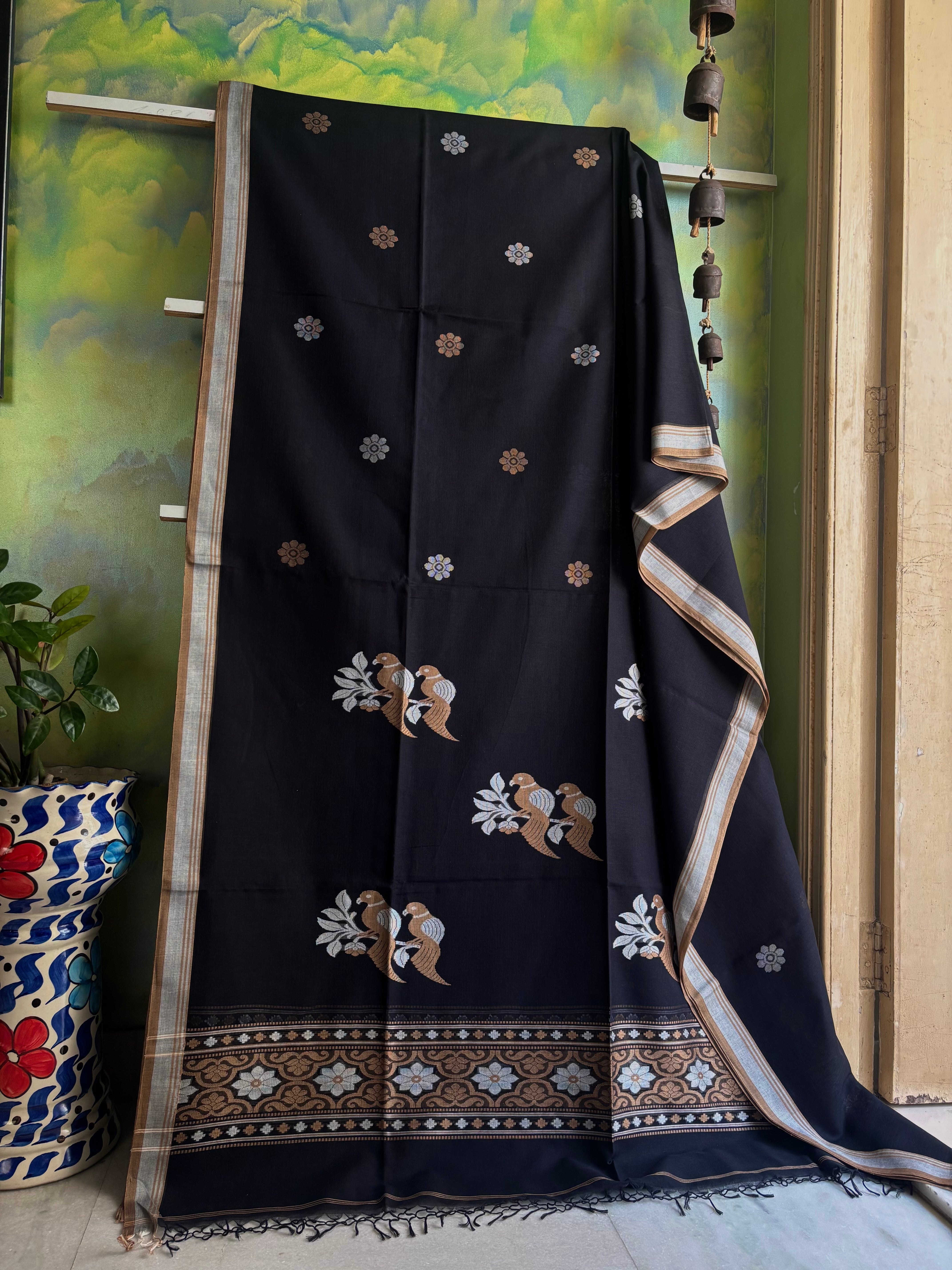 Handwoven Black Colour Cotton Jamdani Saree