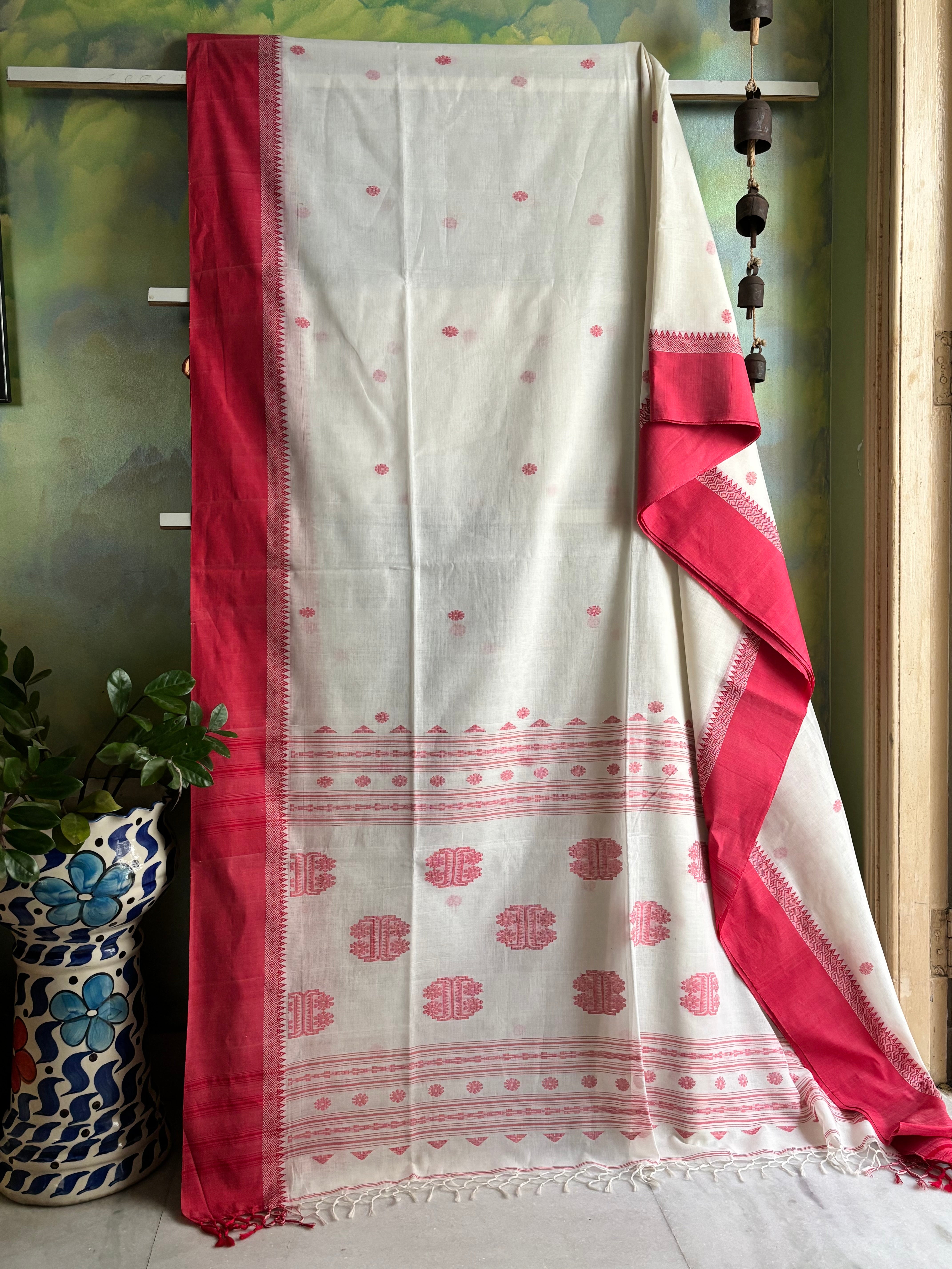 Handwoven White Red Jamdani Phulia Cotton Saree