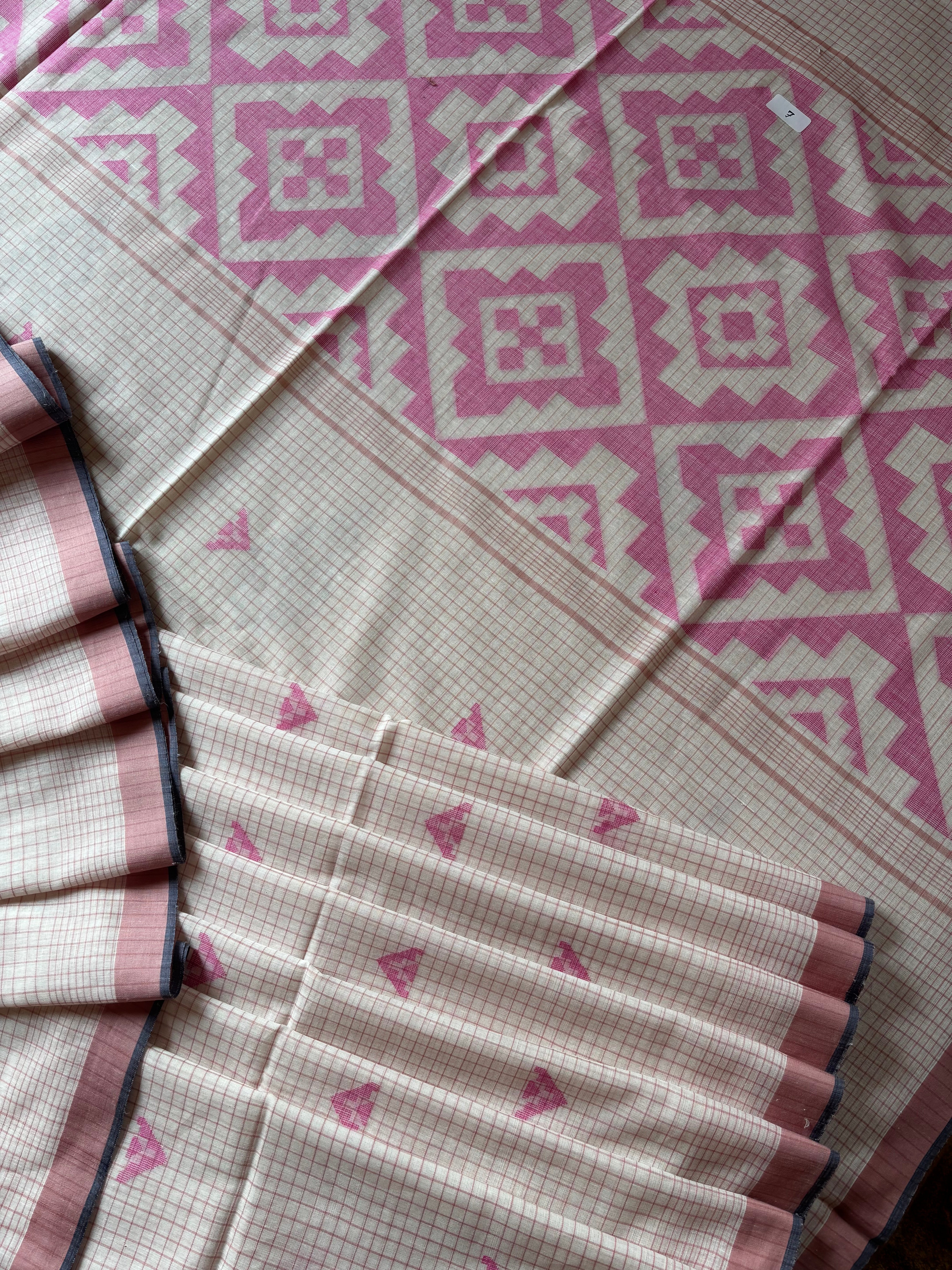 Handwoven White Cotton Jamdani Saree