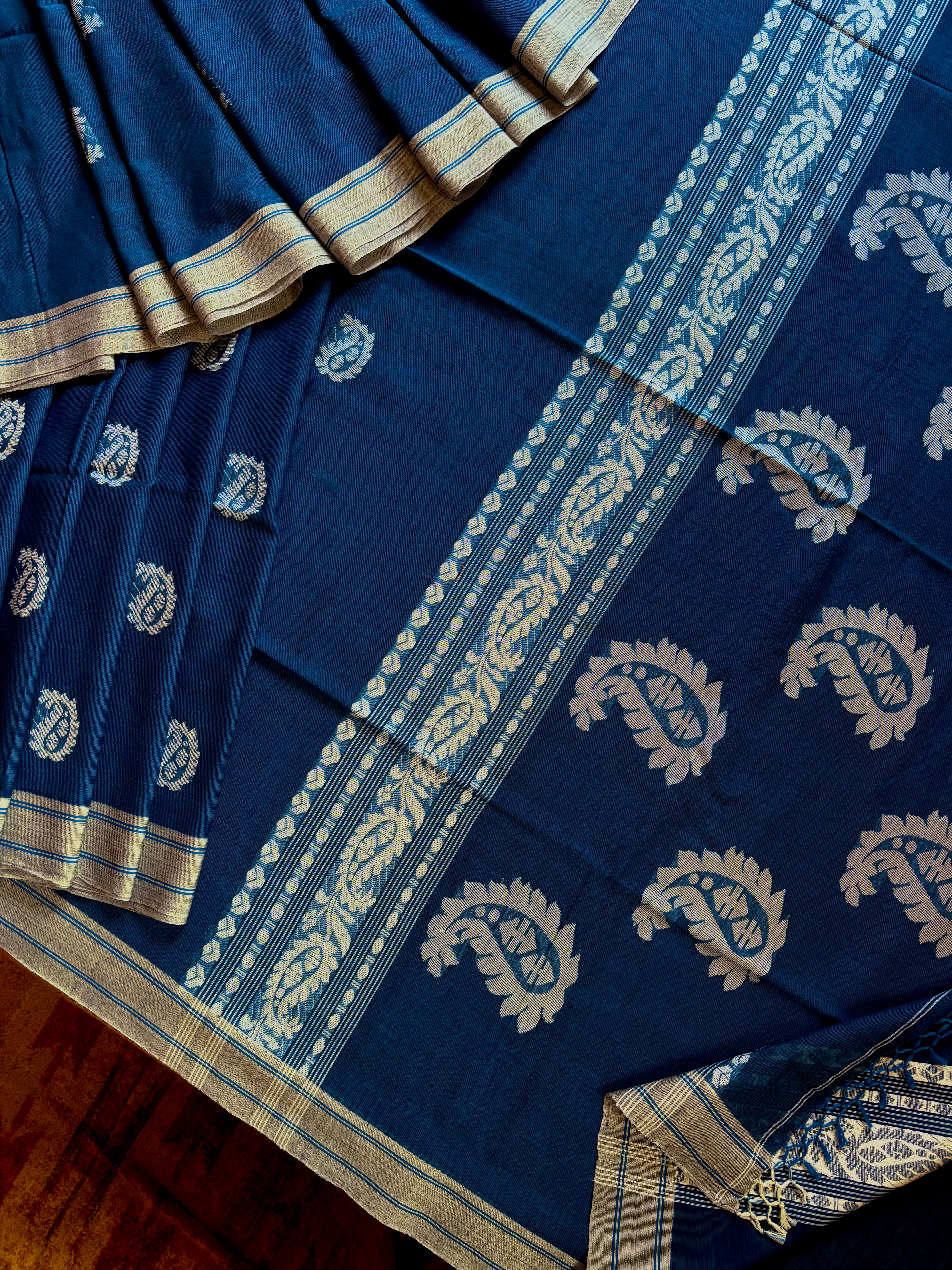 Handwoven Blue White Pure Cotton Jamdani Saree