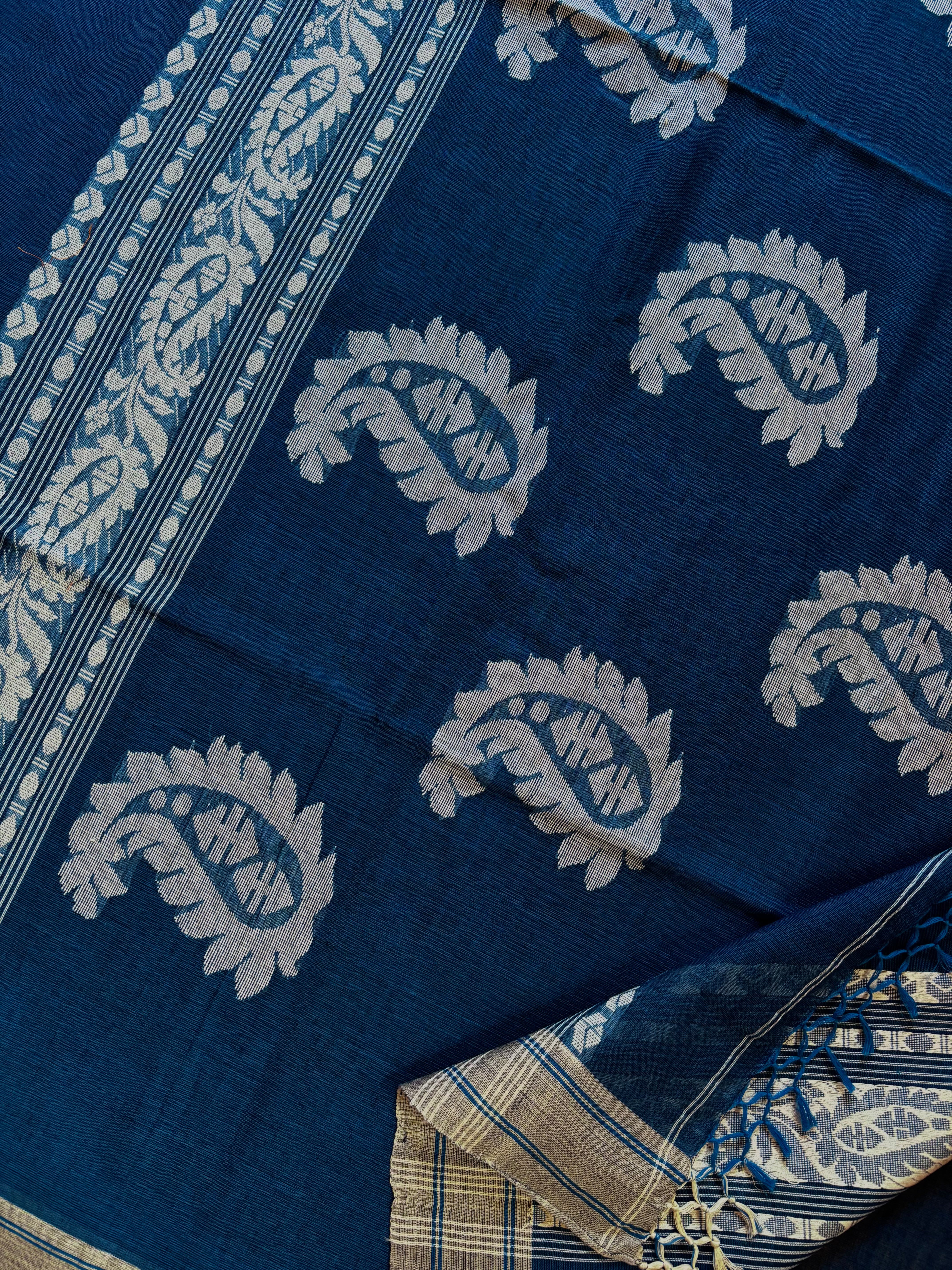 Handwoven Blue White Pure Cotton Jamdani Saree