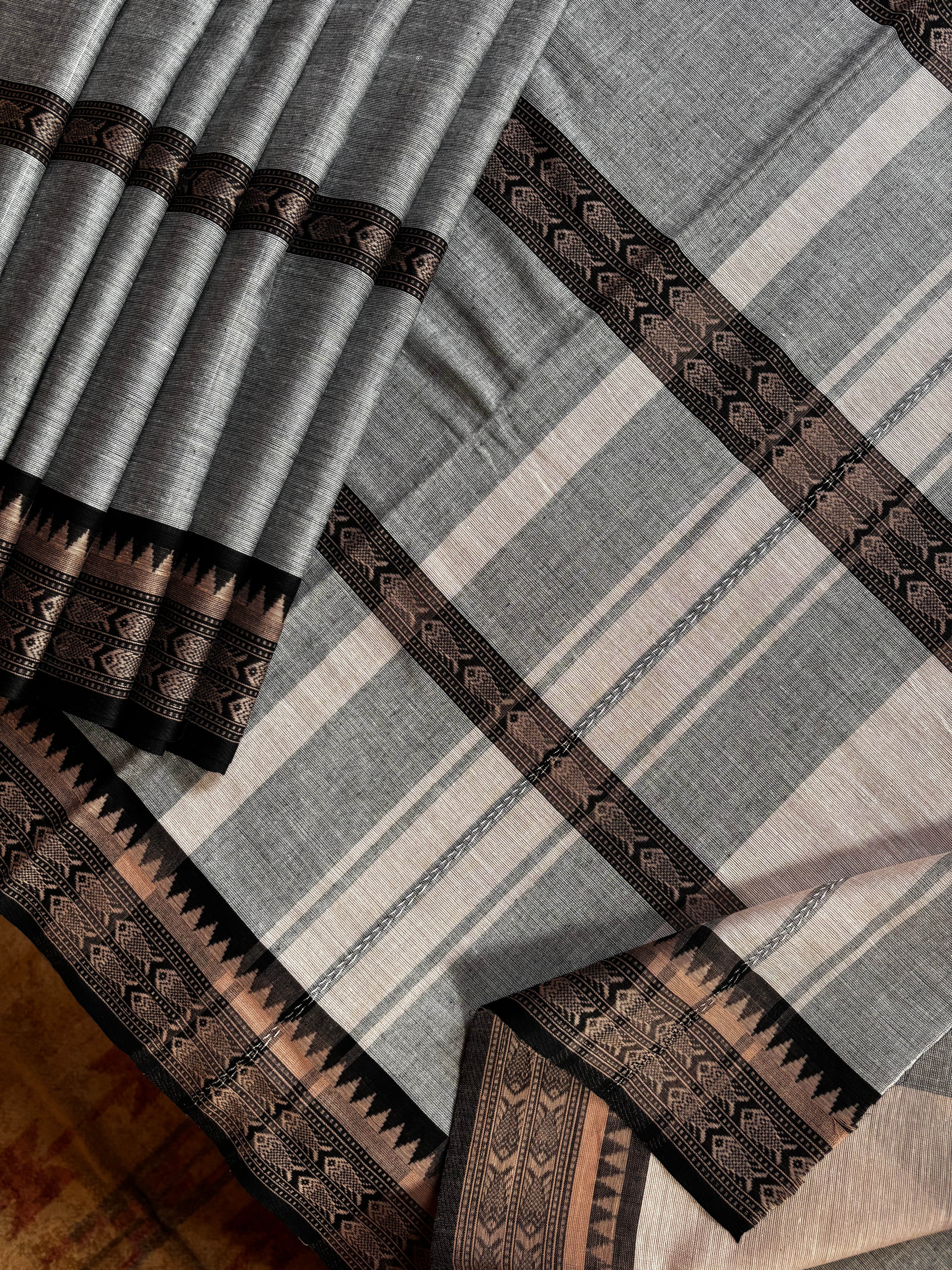 Handwoven Grey Black Pure Cotton Saree